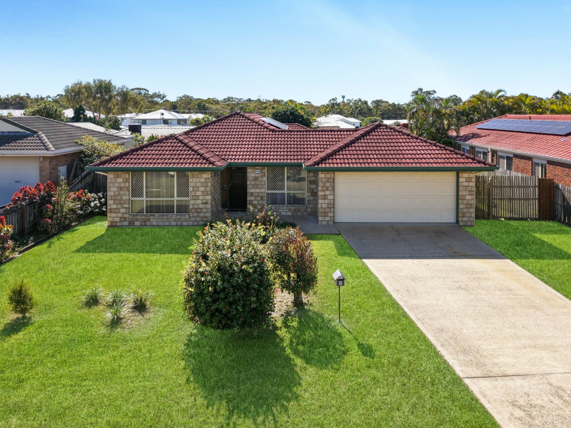 8 Emma Place, DECEPTION BAY