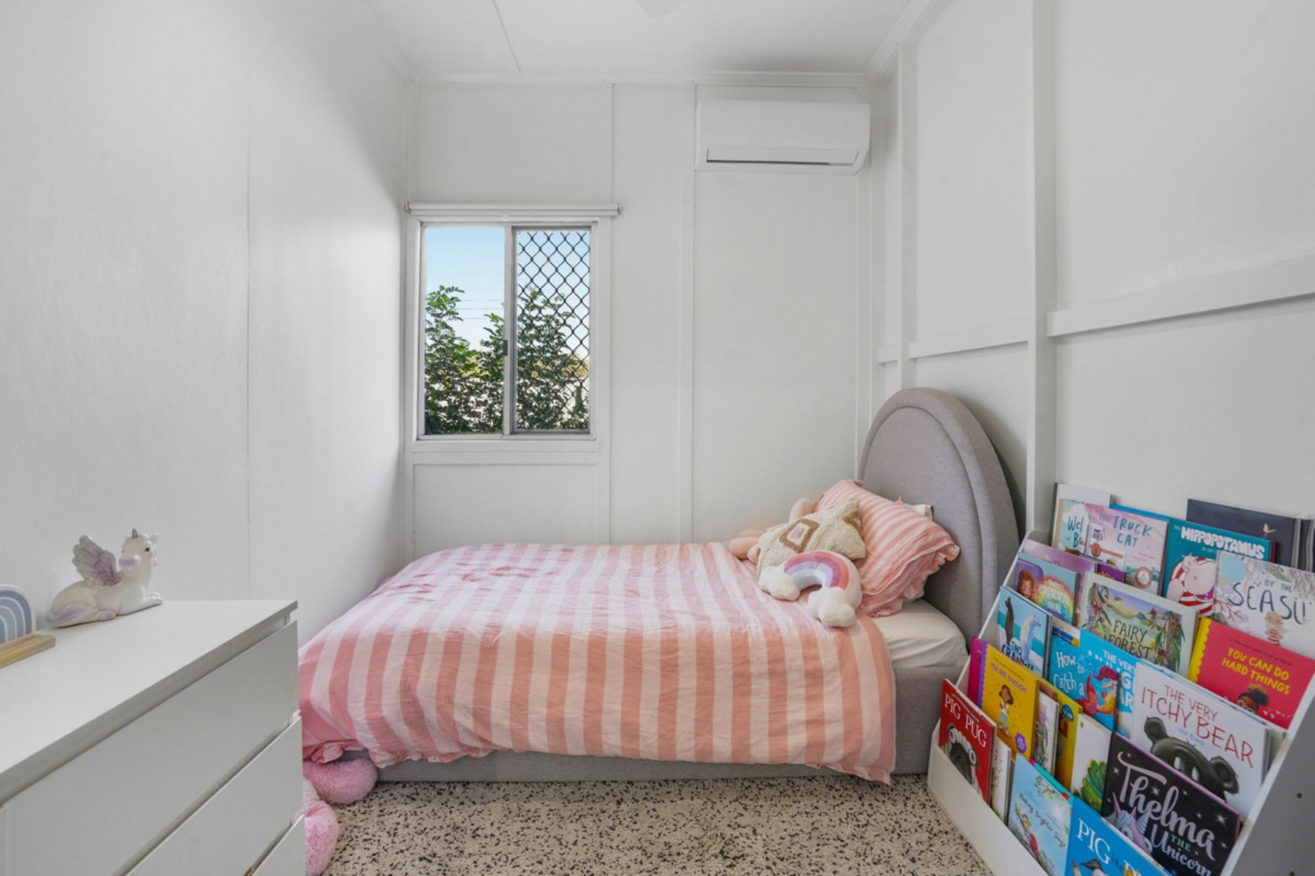 90 Oxley Avenue — photo 9 of 19