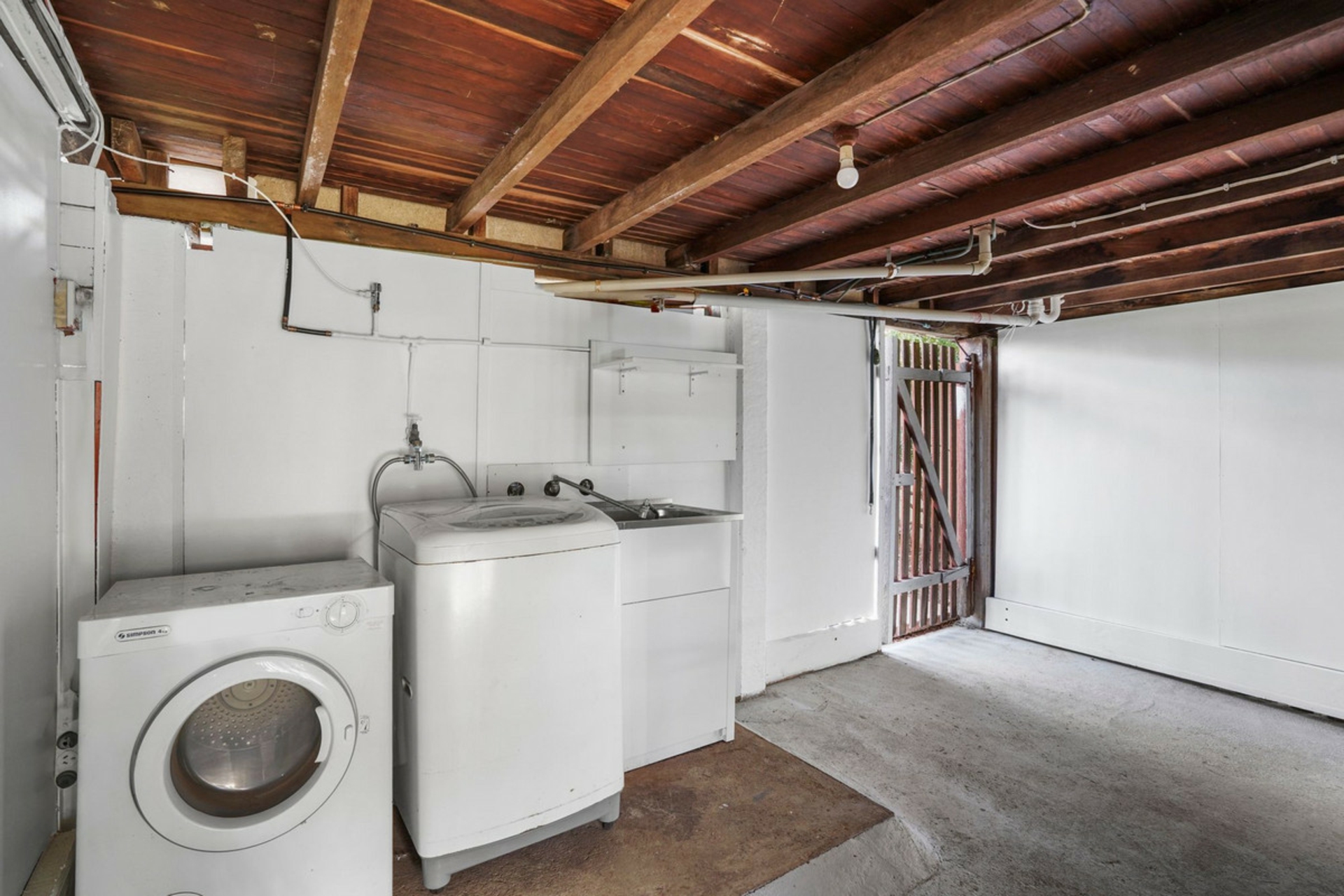 90 Oxley Avenue — photo 11 of 19