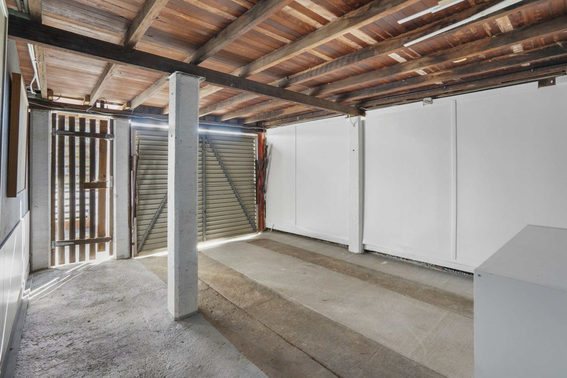 90 Oxley Avenue — photo 12 of 19