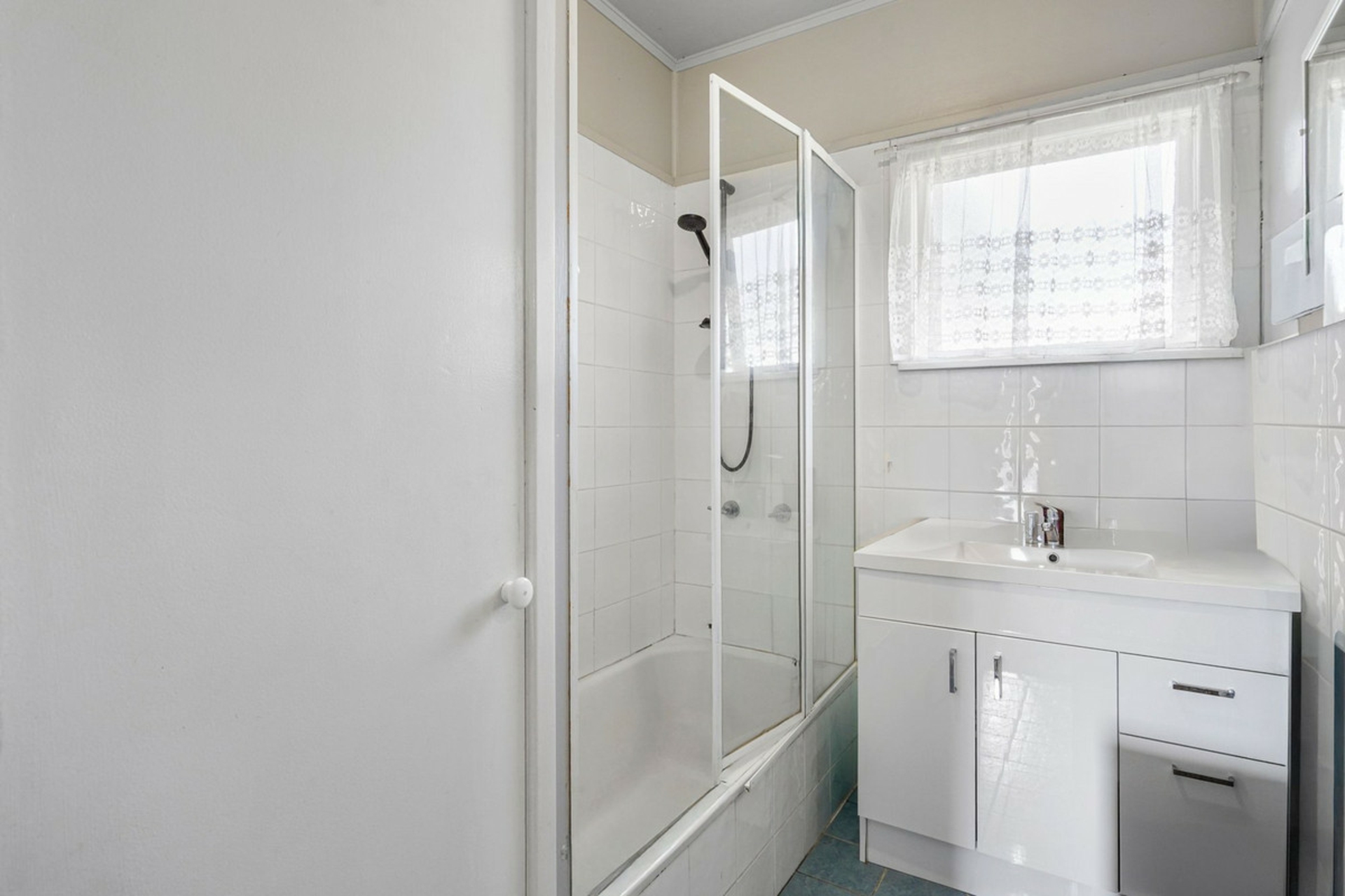 29 Ewan Street — photo 8 of 17