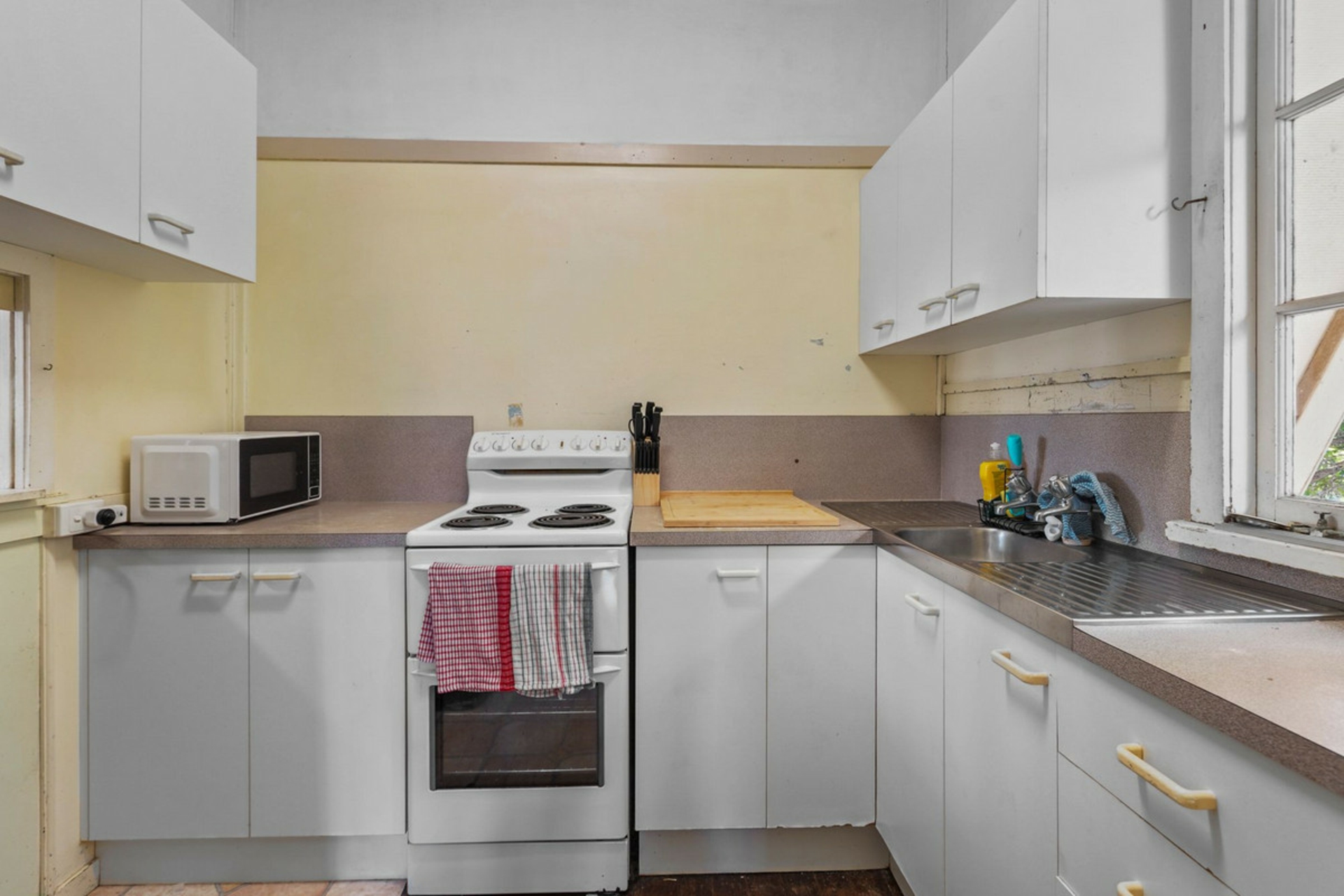 10 Eversleigh Road — photo 5 of 16