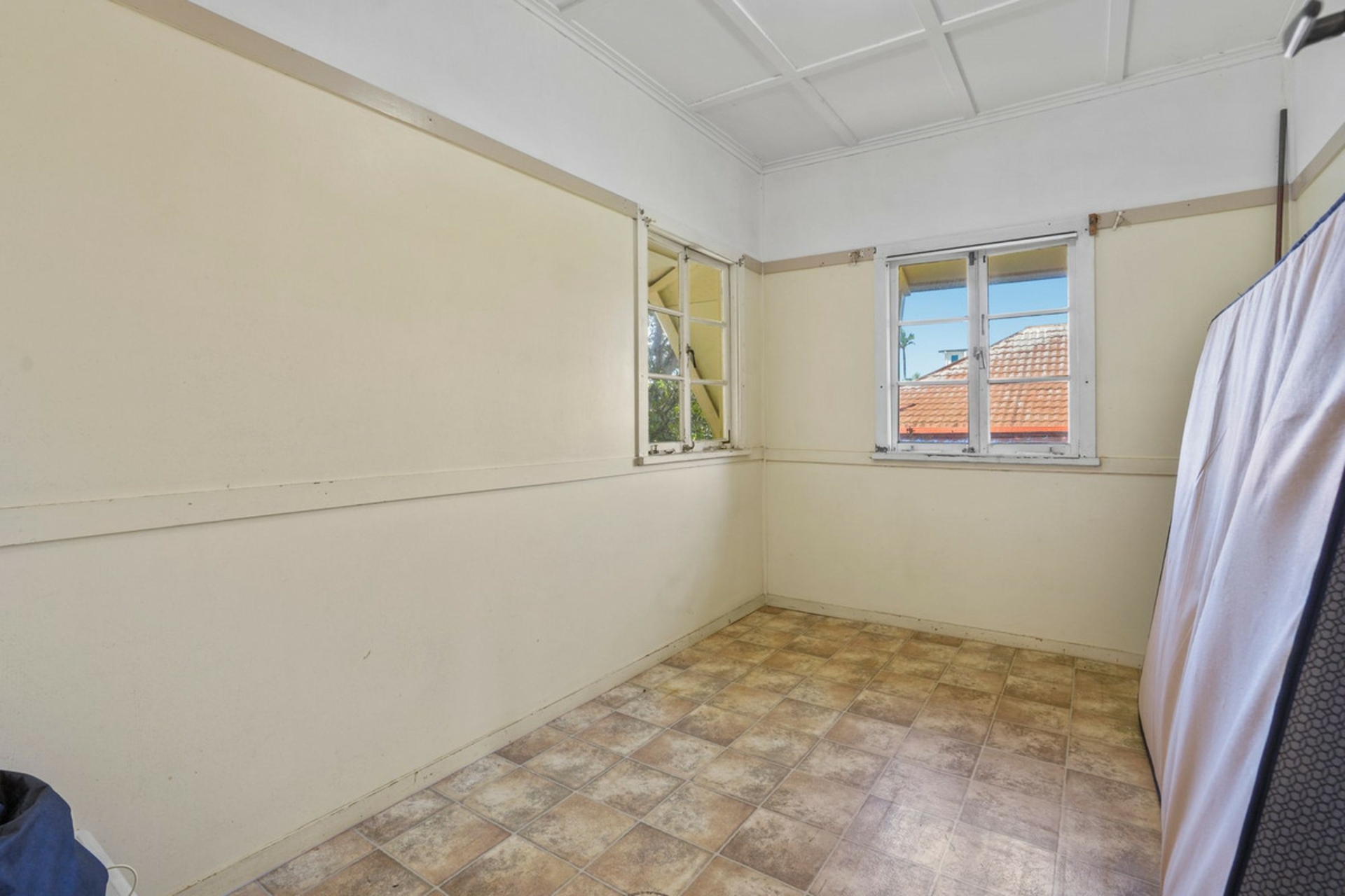 10 Eversleigh Road — photo 10 of 16