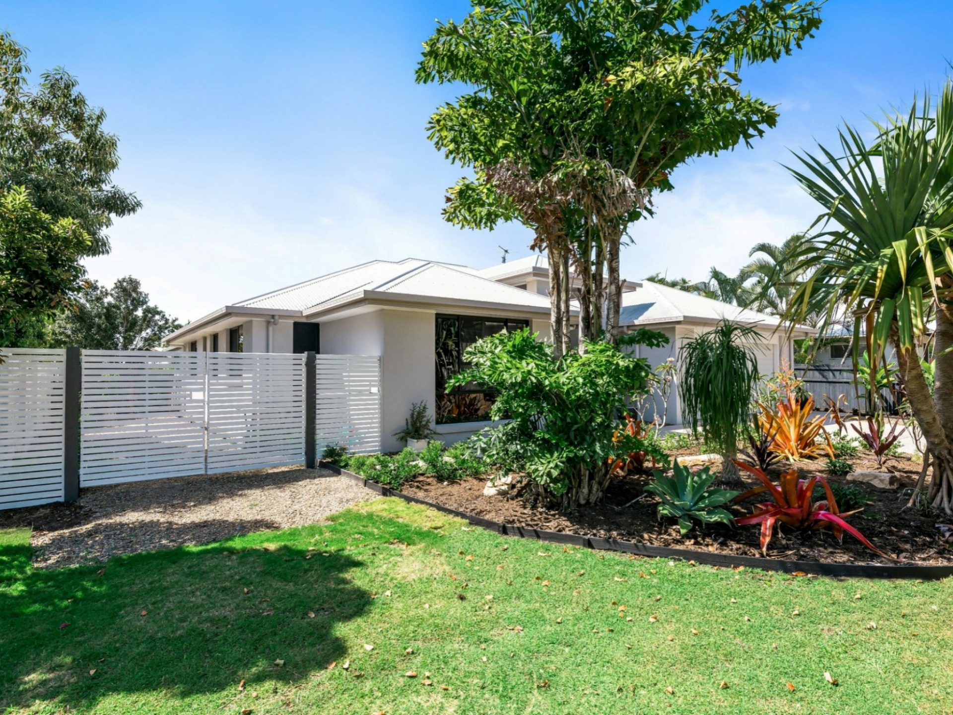 1 Sand Lane, TWIN WATERS