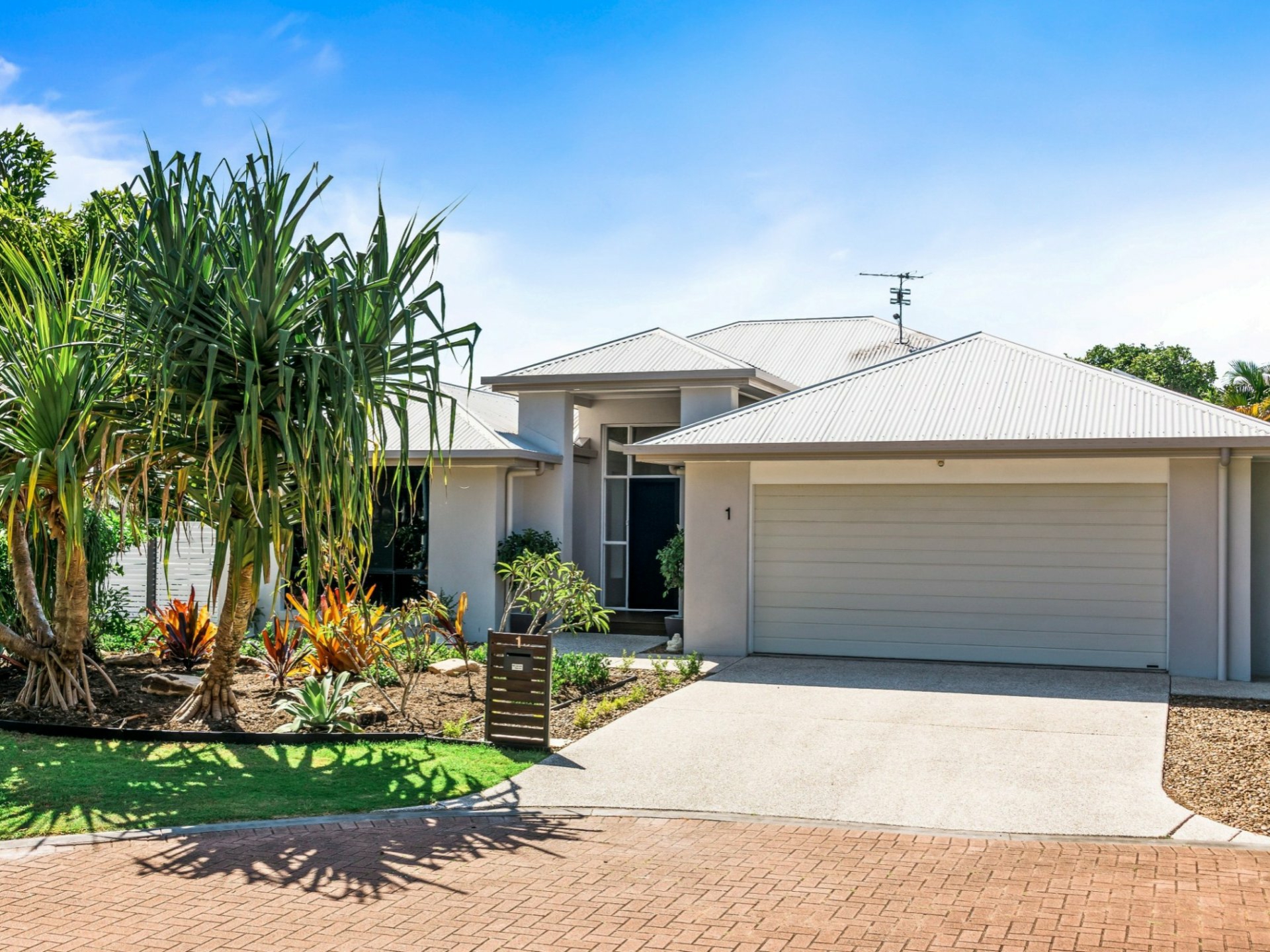 1 Sand Lane, TWIN WATERS