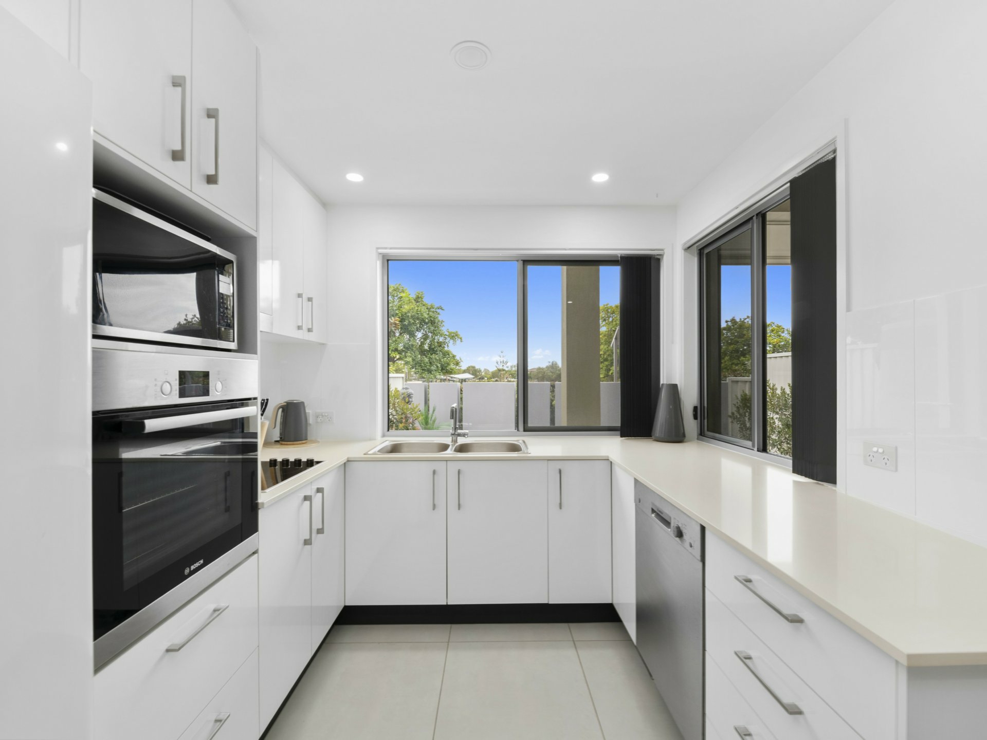 5/46 Regatta Boulevard, BIRTINYA