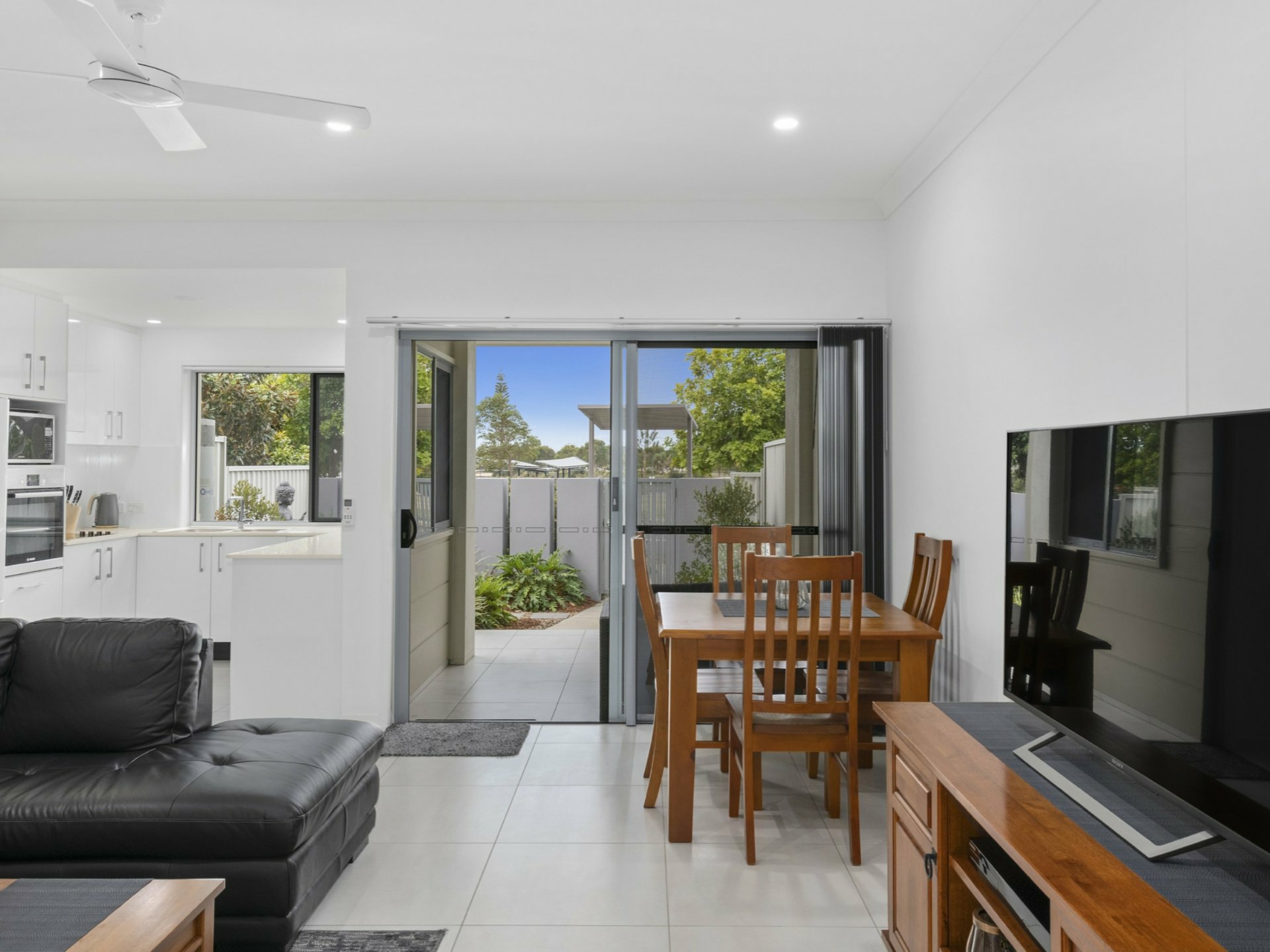 5/46 Regatta Boulevard, BIRTINYA