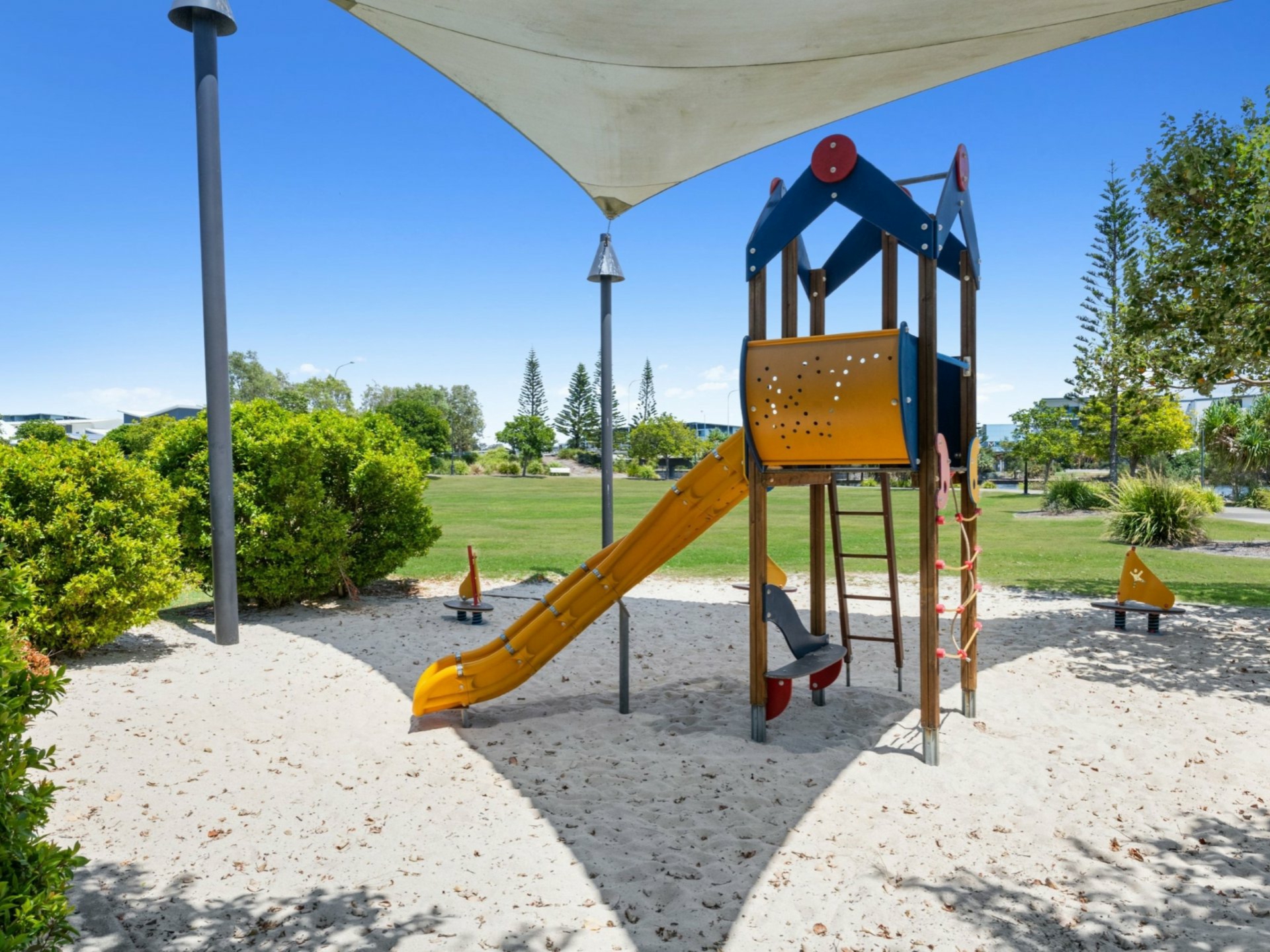 5/46 Regatta Boulevard, BIRTINYA