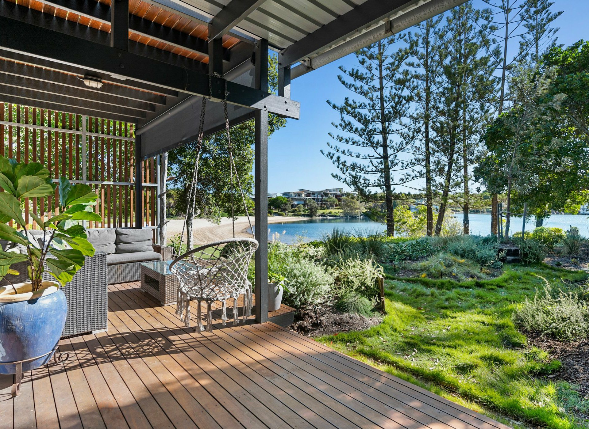 40/80 North Shore Road, TWIN WATERS
