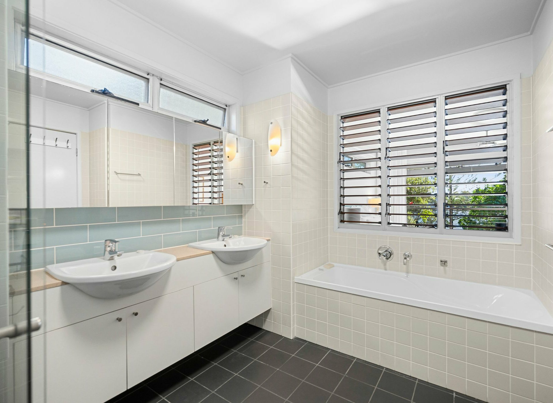 40/80 North Shore Road, TWIN WATERS
