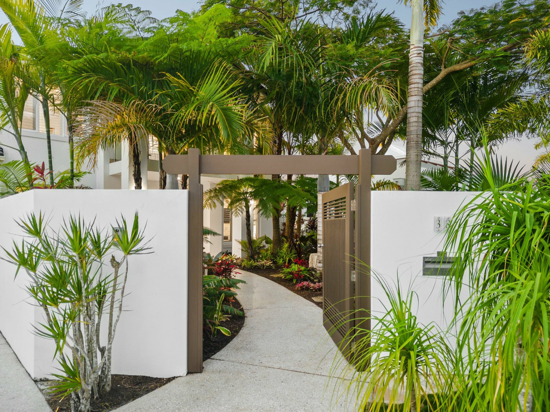 38 Stillwater Drive, TWIN WATERS