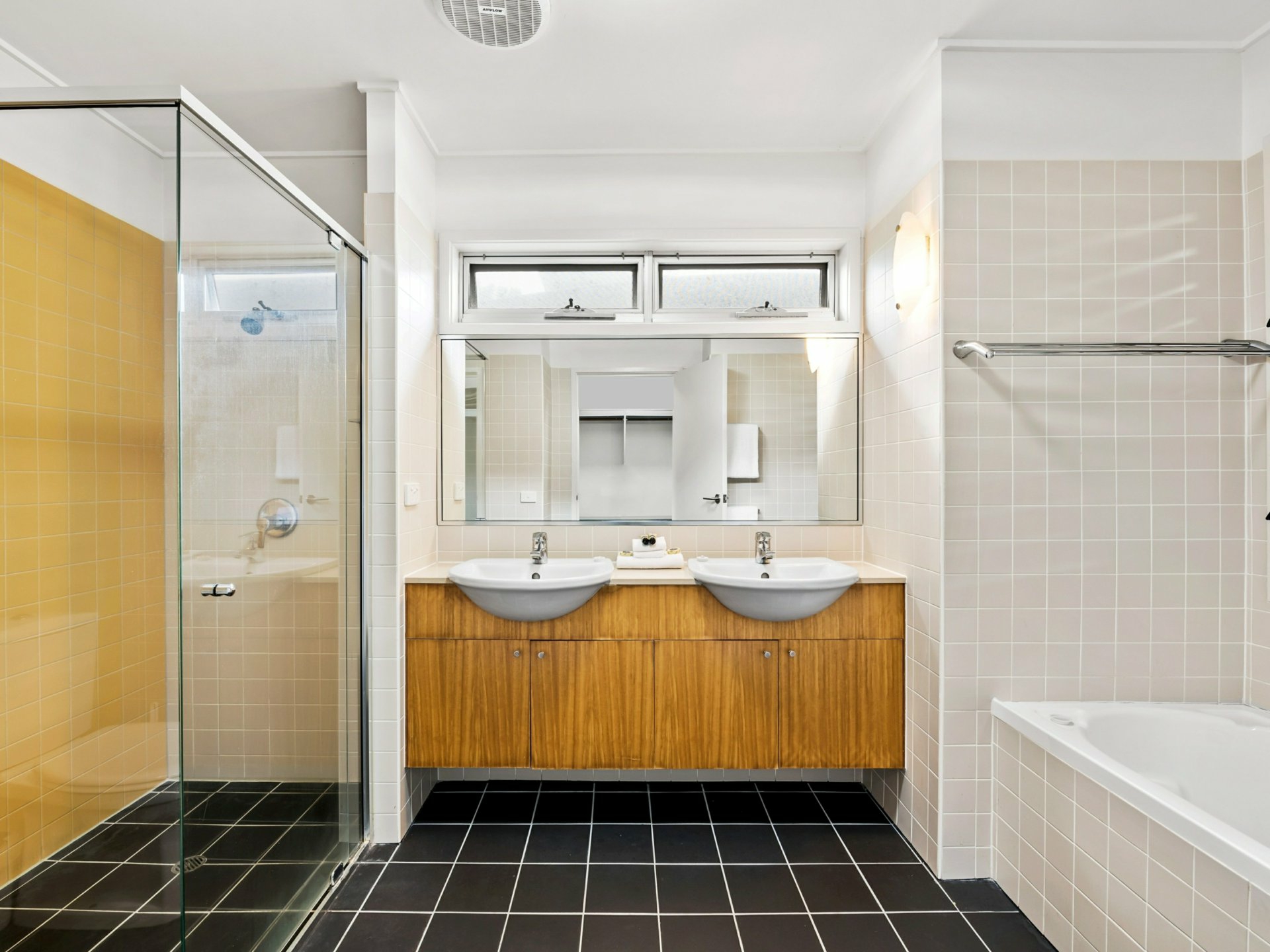 56/80 North Shore Road, TWIN WATERS