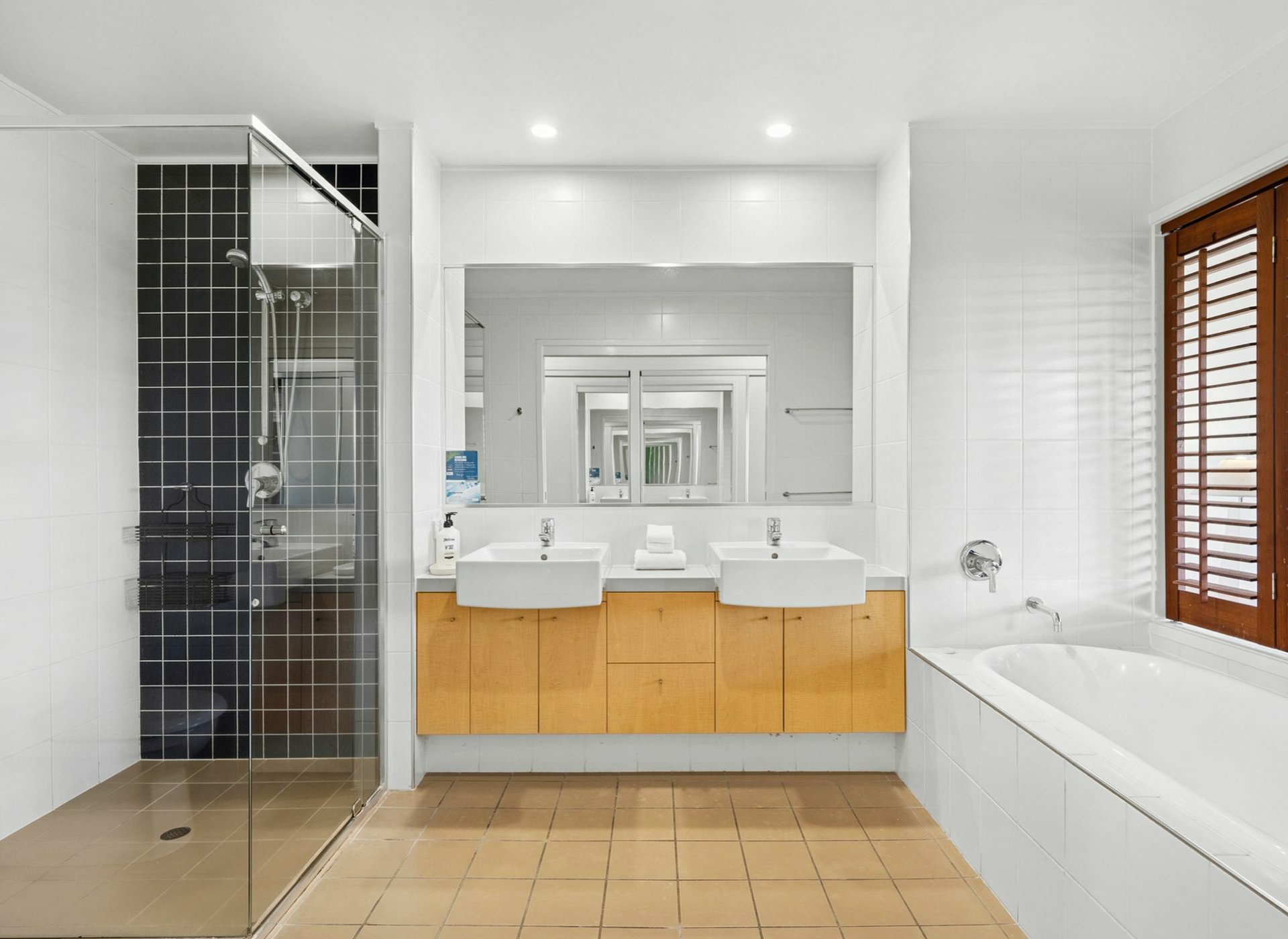 132/80 North Shore Road, TWIN WATERS
