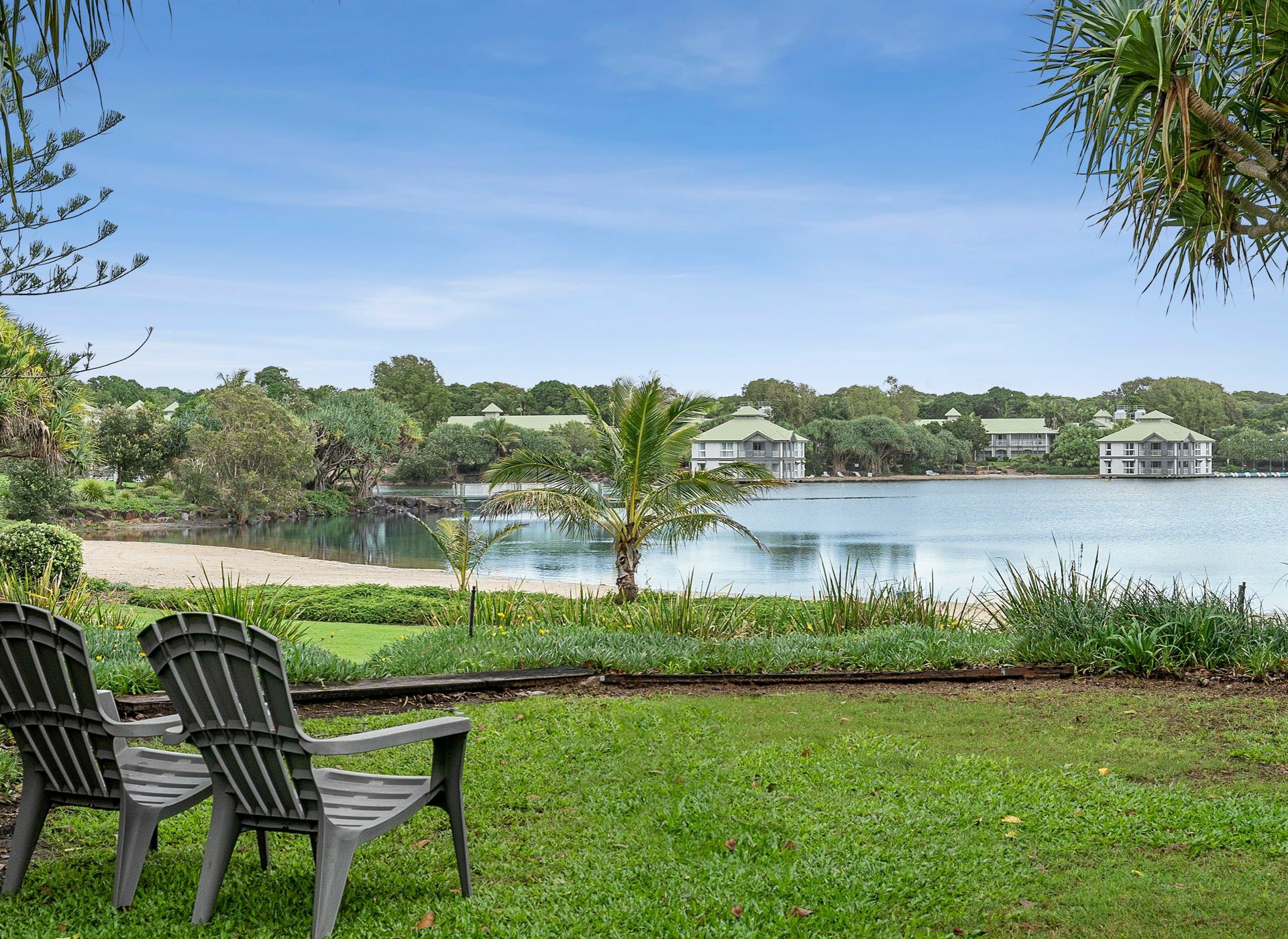 132/80 North Shore Road, TWIN WATERS