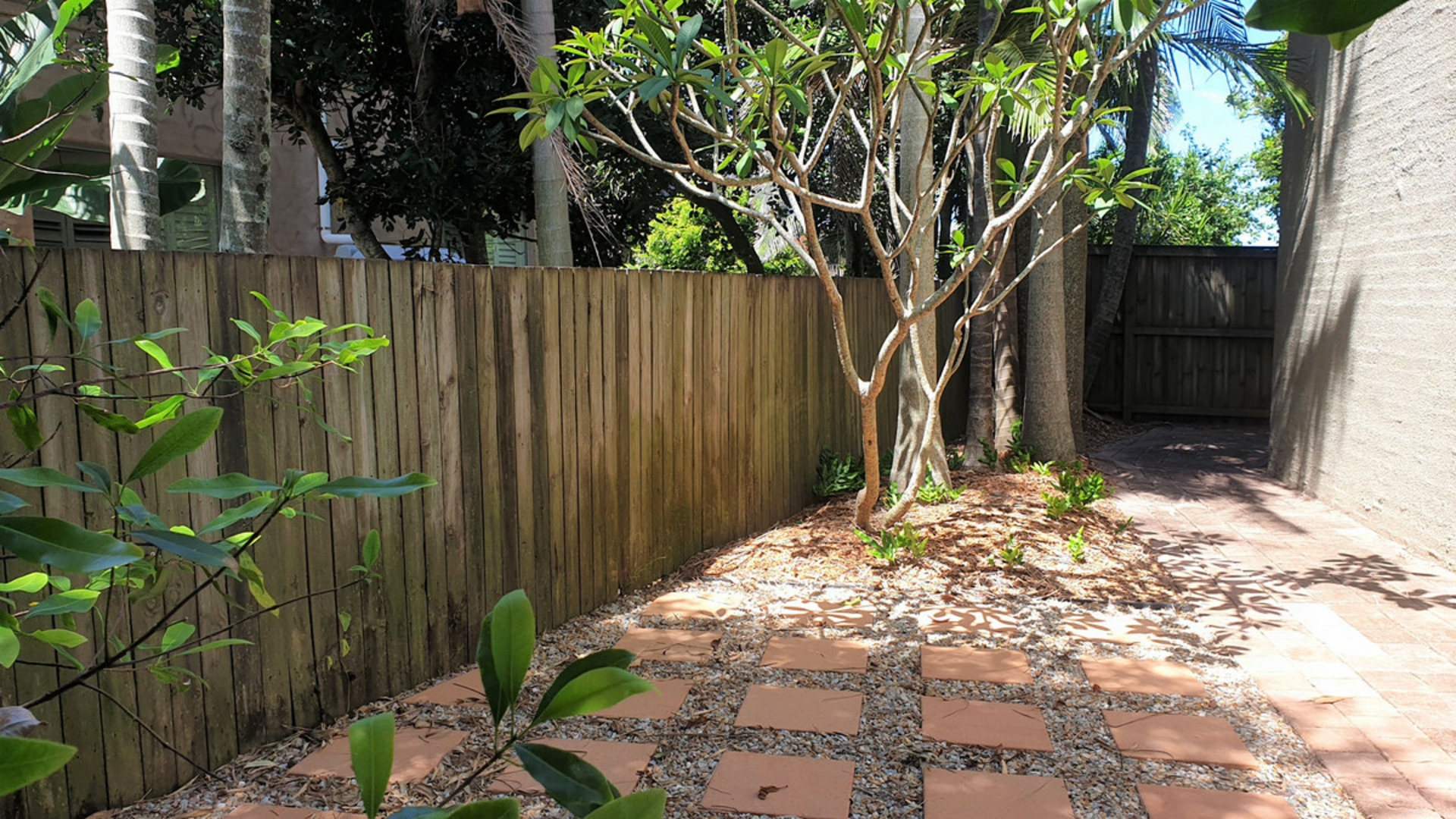 10/5-7 Tresise Place — photo 6 of 14