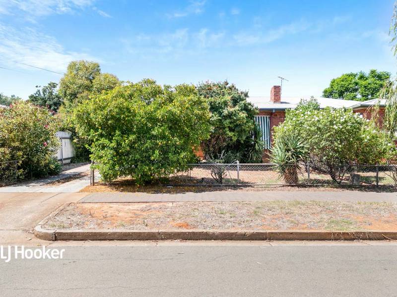 16 Stakes Crescent, Elizabeth Downs