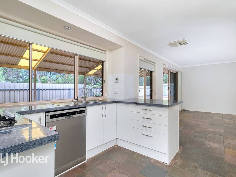 4 McDermott Place, GREEN FIELDS