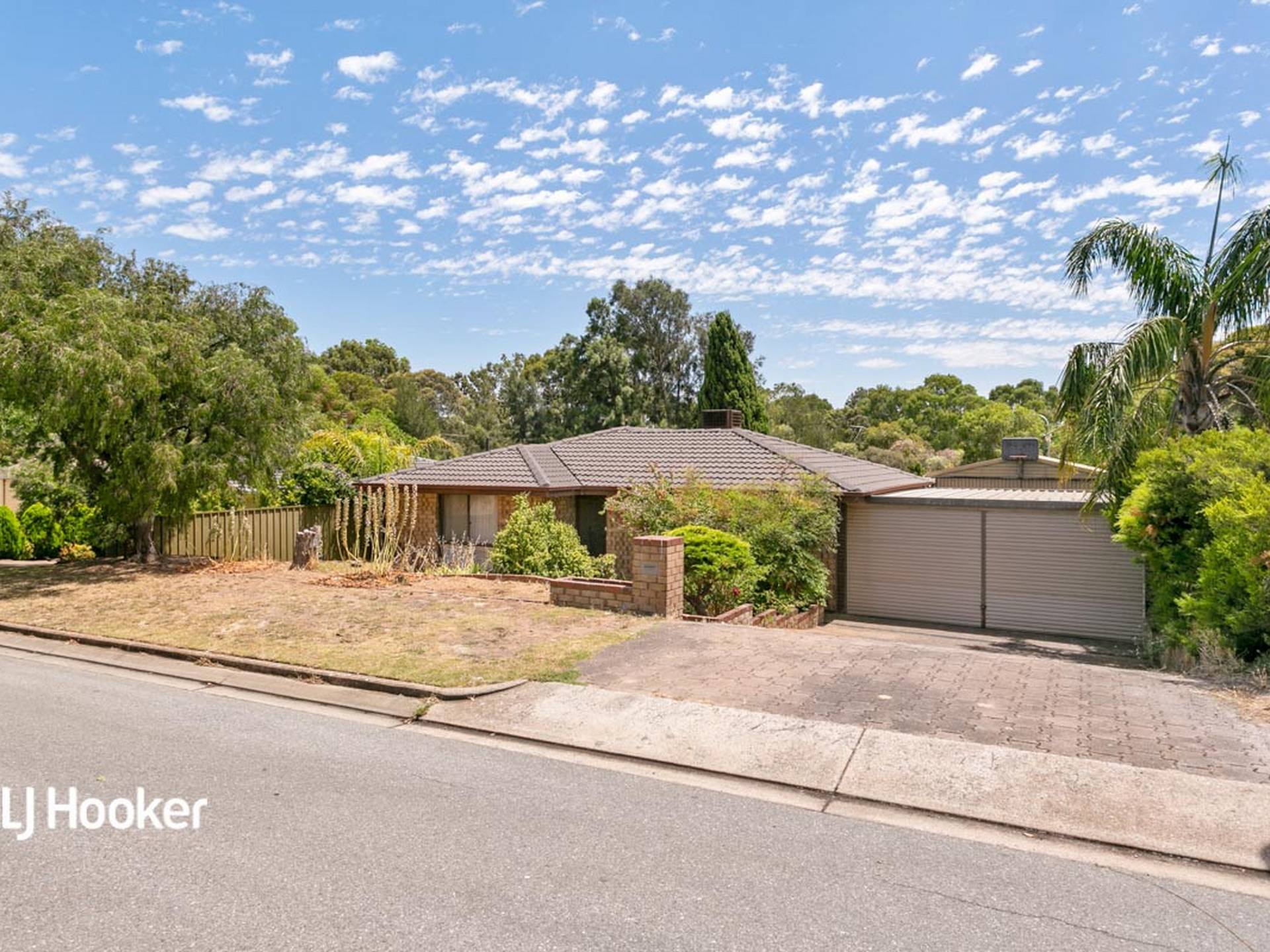 12 Solway Court, SURREY DOWNS