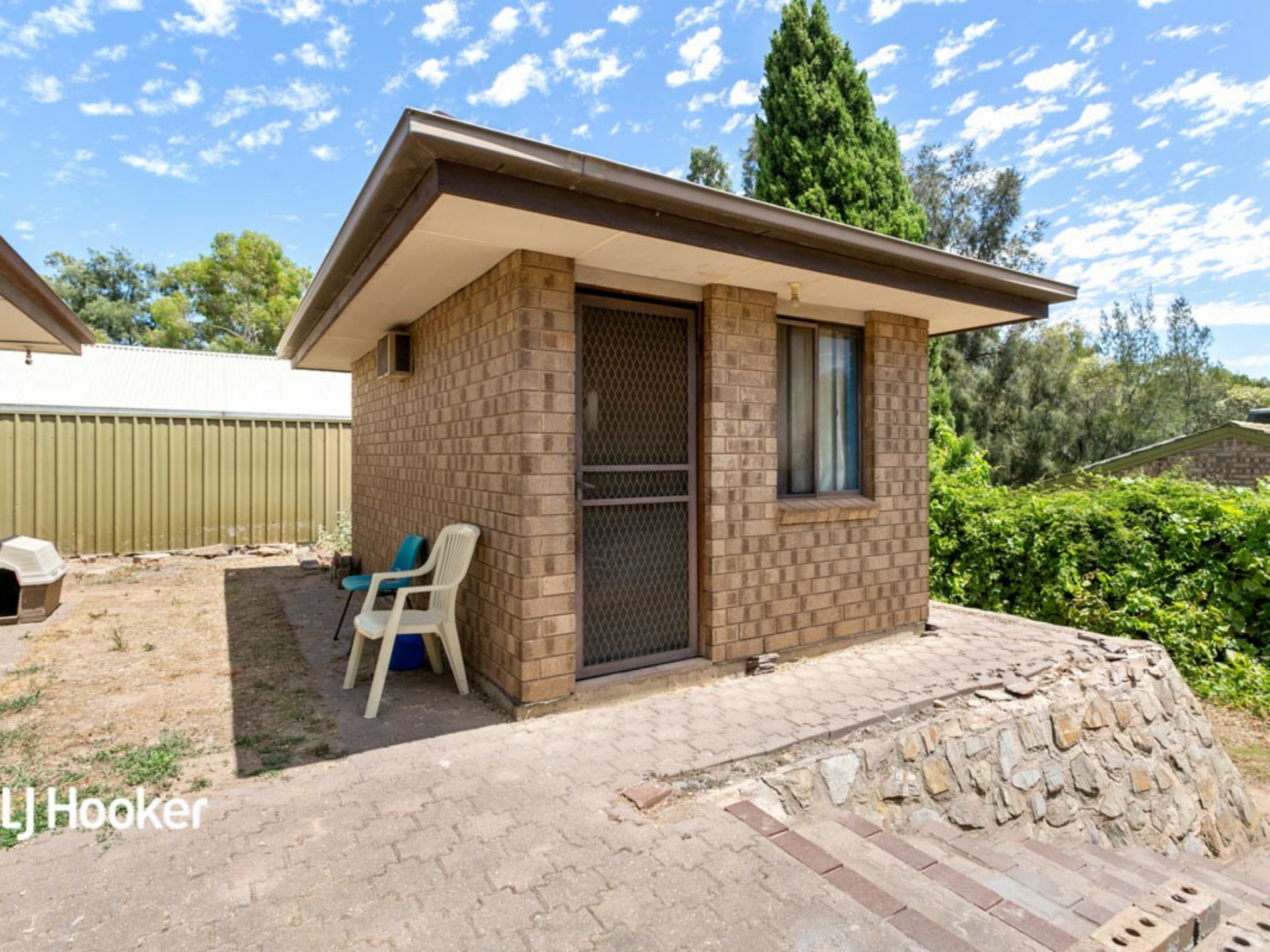 12 Solway Court, SURREY DOWNS