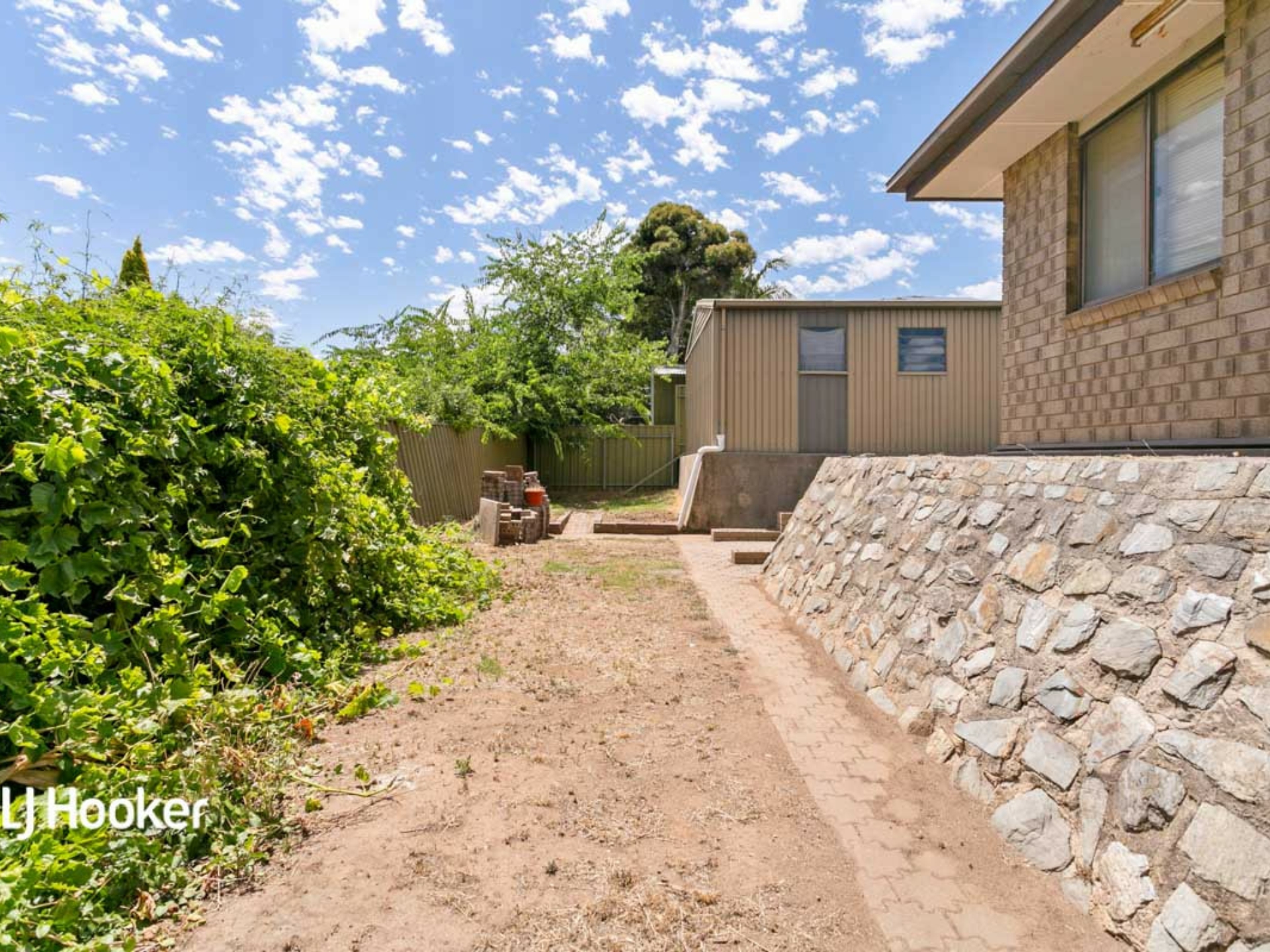 12 Solway Court, SURREY DOWNS