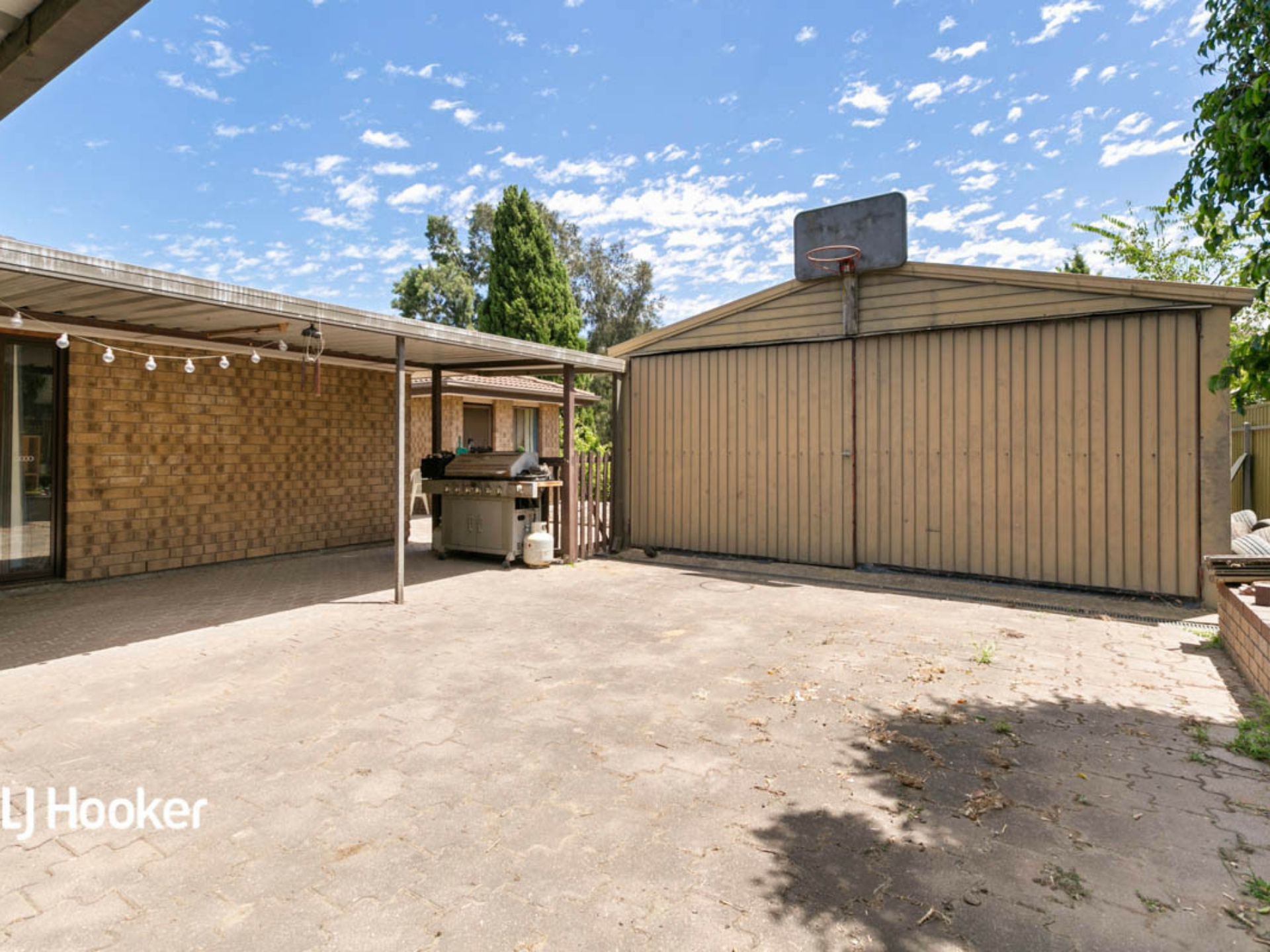 12 Solway Court, SURREY DOWNS