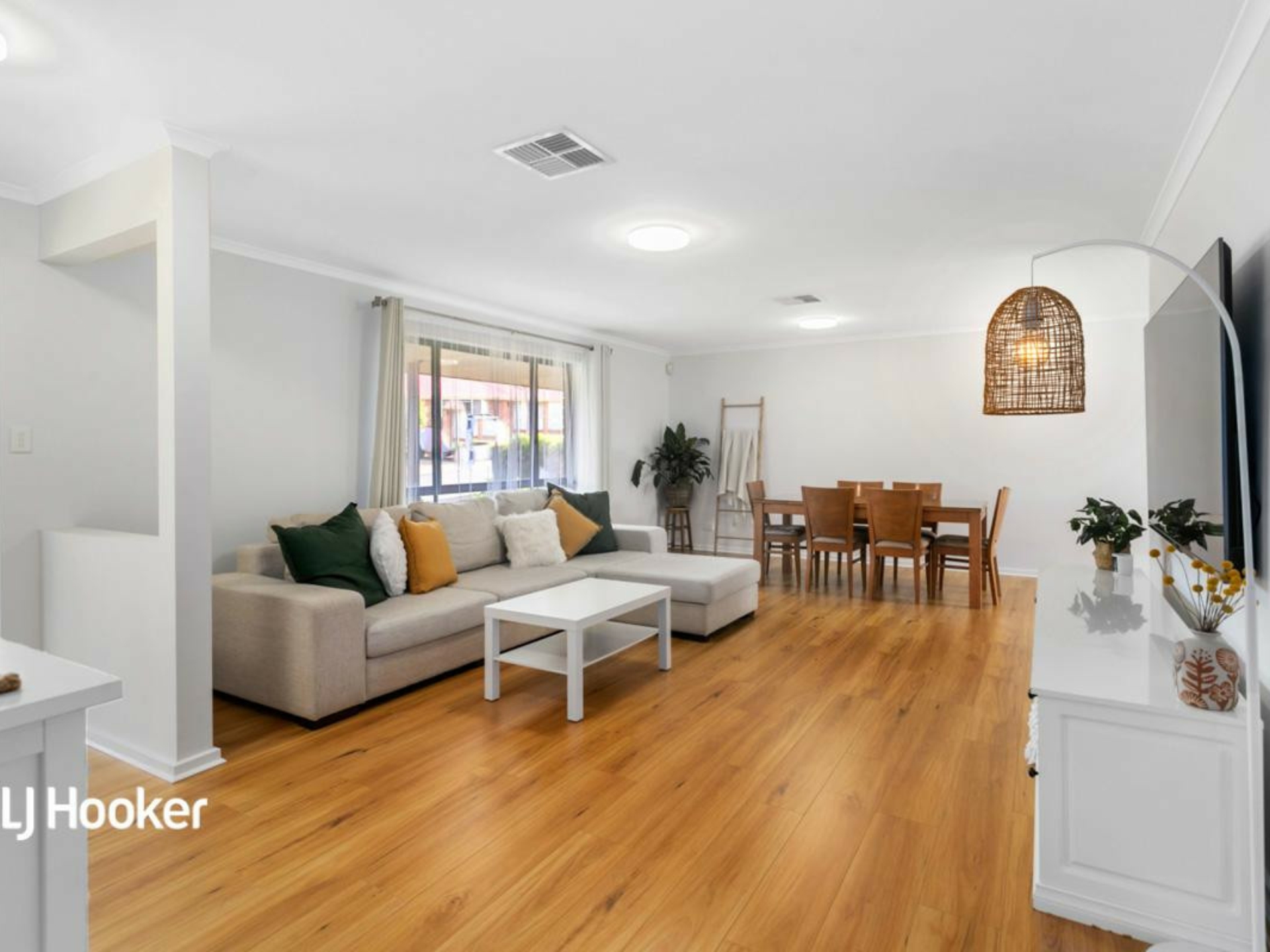 8 Essling Place, GREENWITH