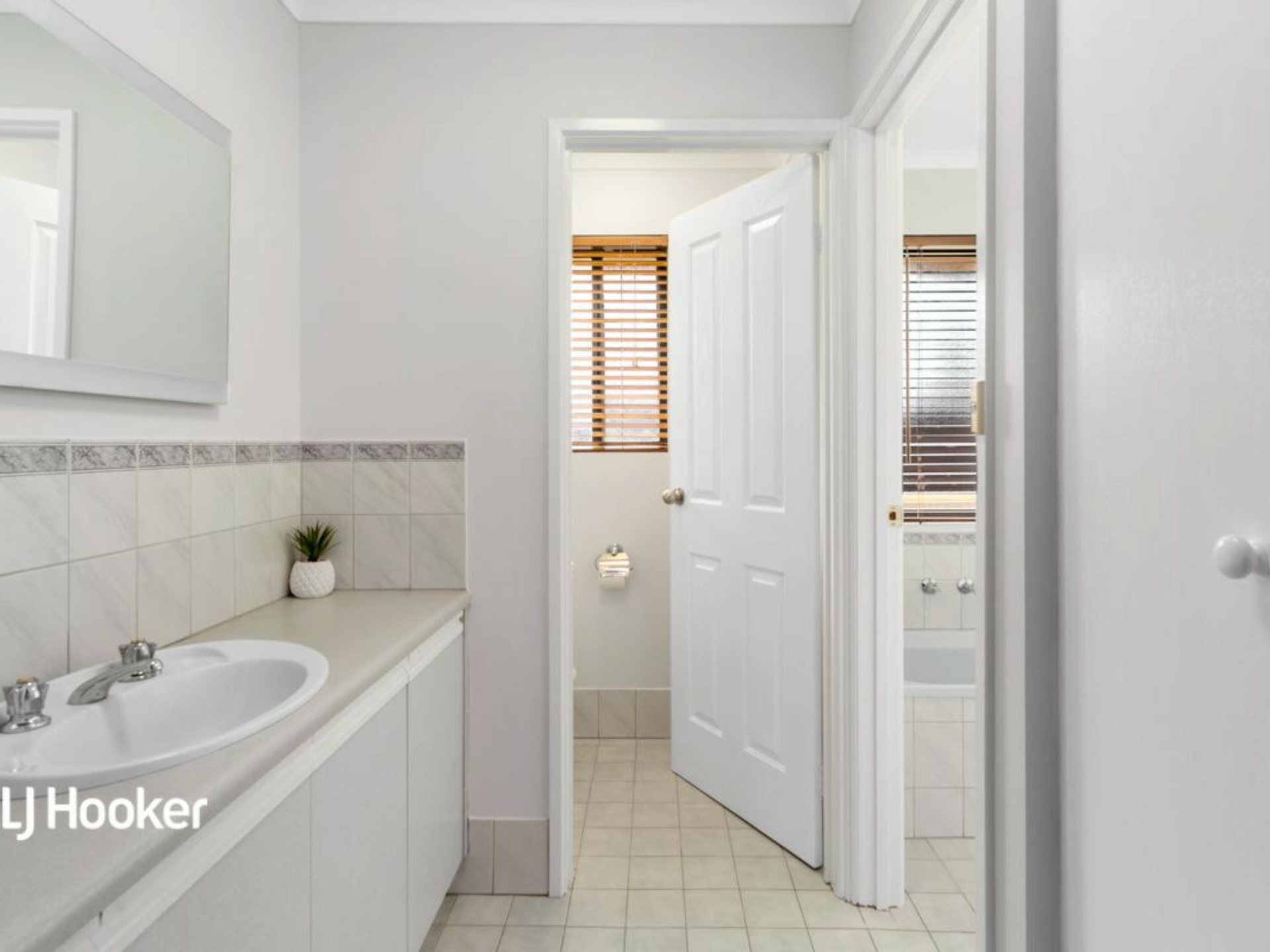 8 Essling Place, GREENWITH