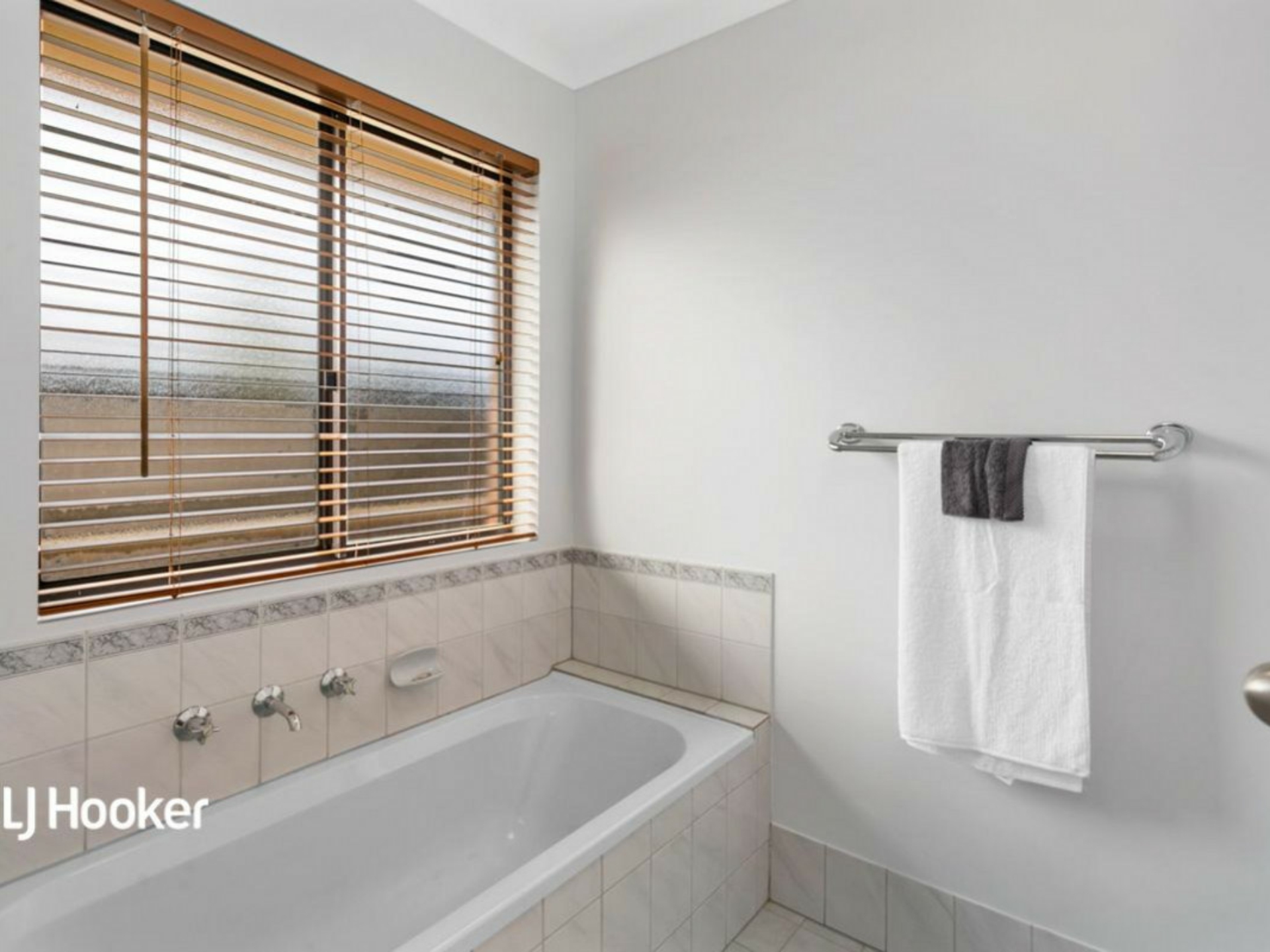 8 Essling Place, GREENWITH