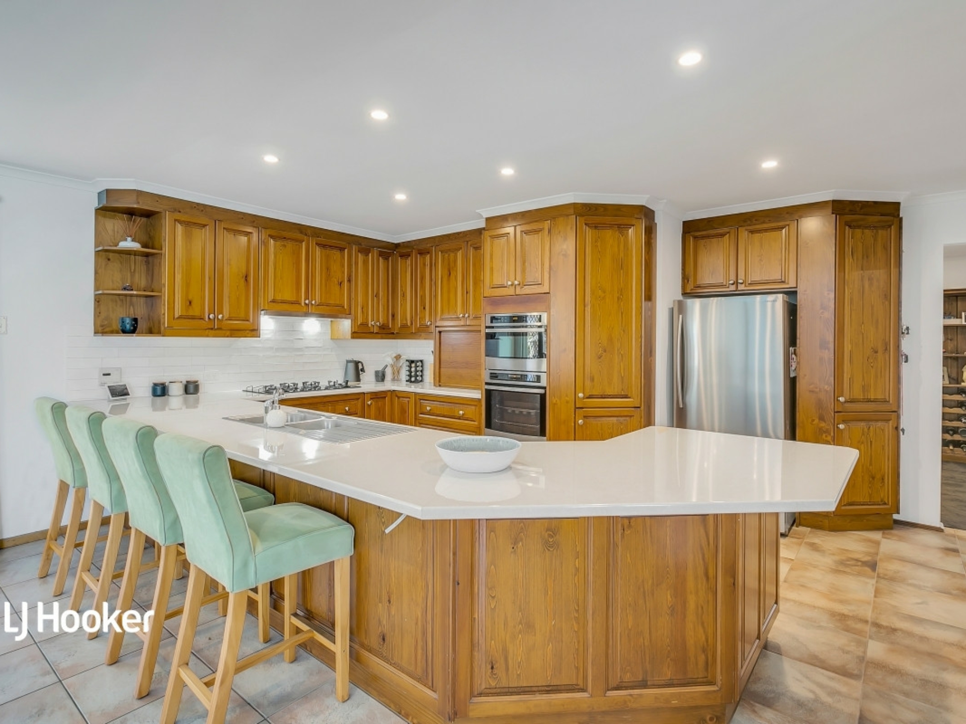 25 Pringle Avenue, SURREY DOWNS