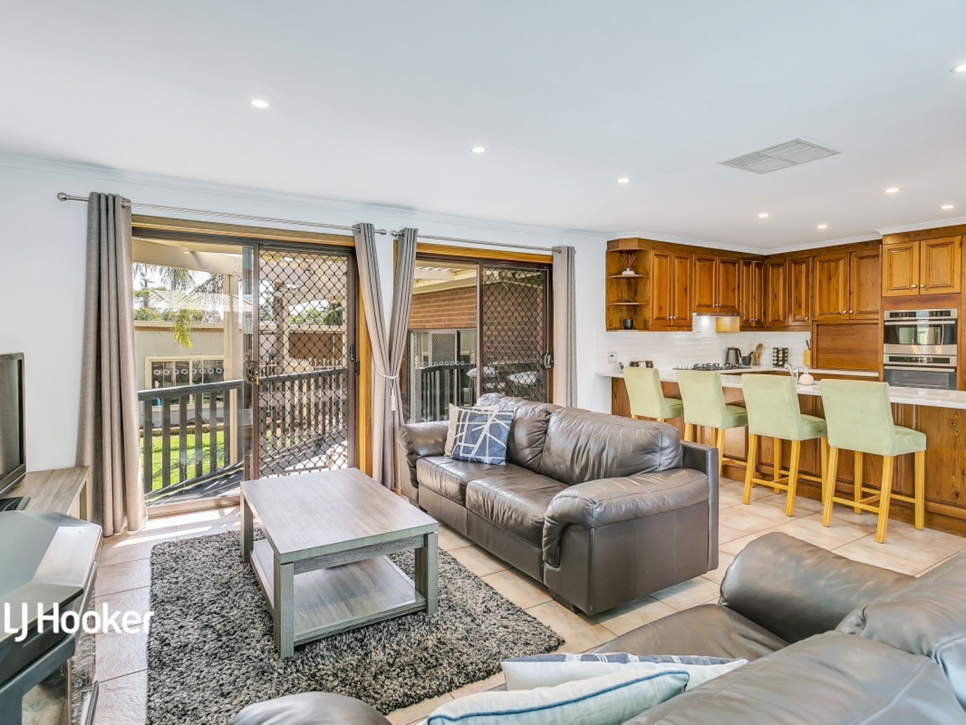 25 Pringle Avenue, SURREY DOWNS