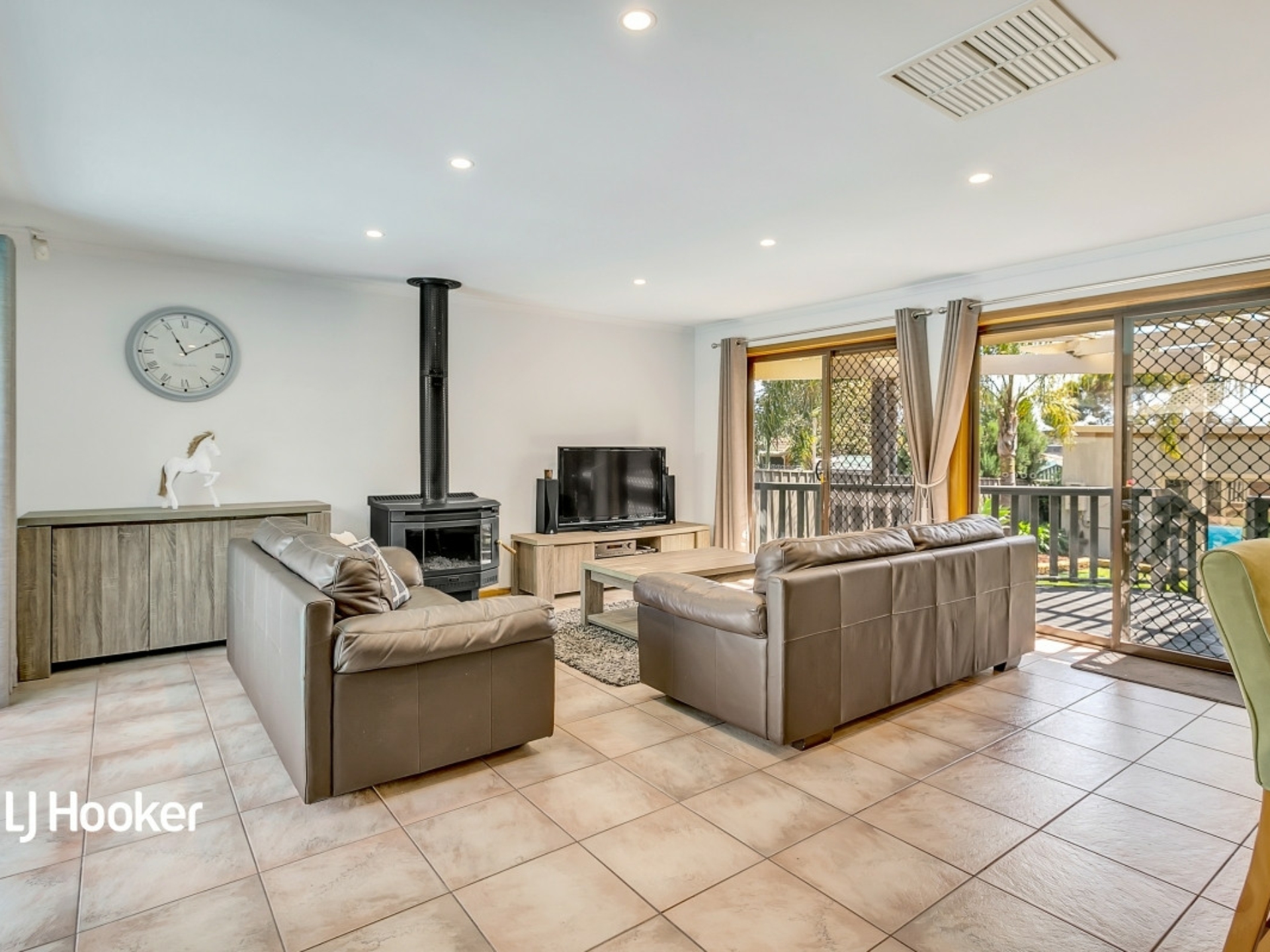 25 Pringle Avenue, SURREY DOWNS