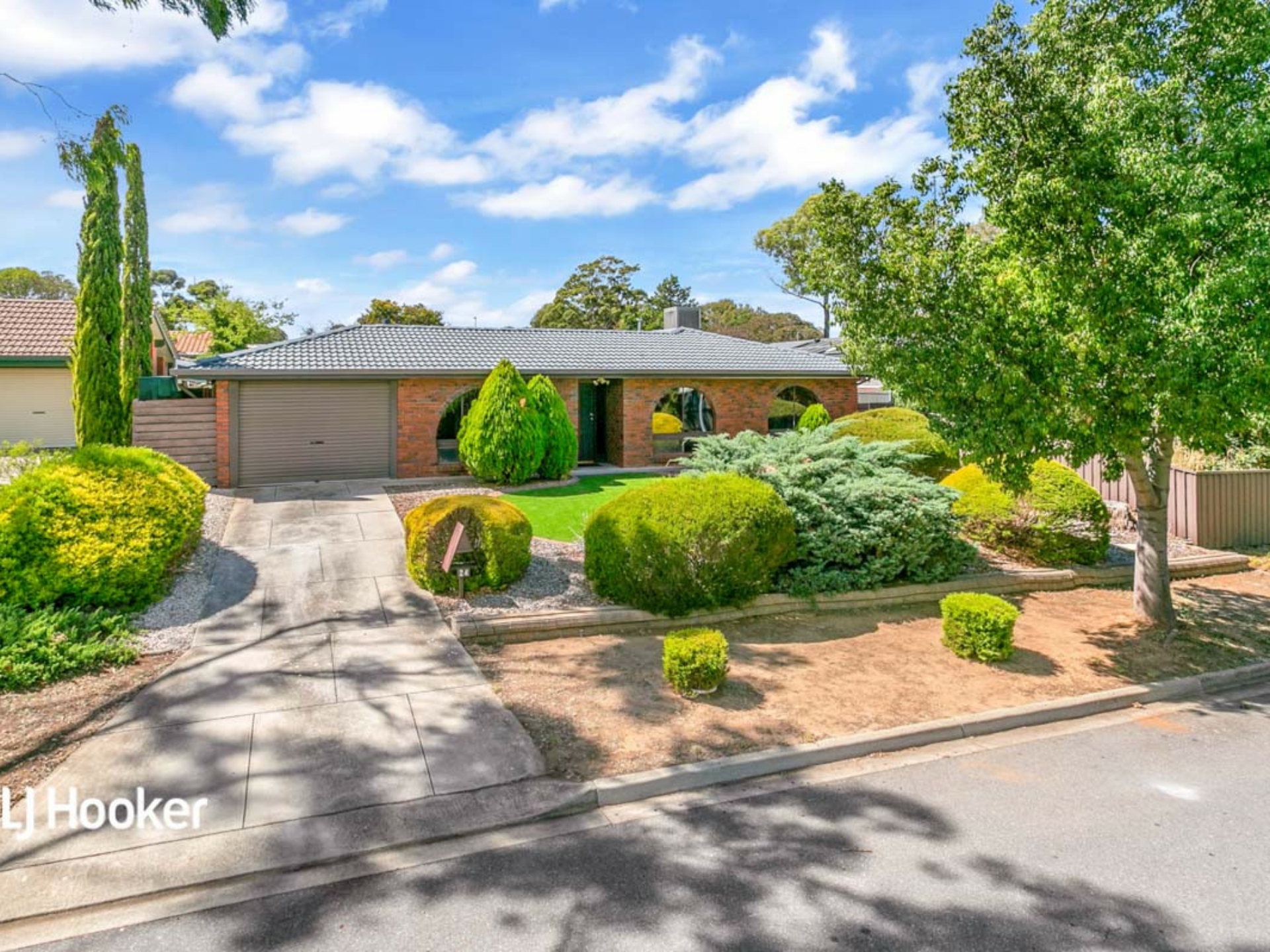 24 Yurlondi Drive, SURREY DOWNS
