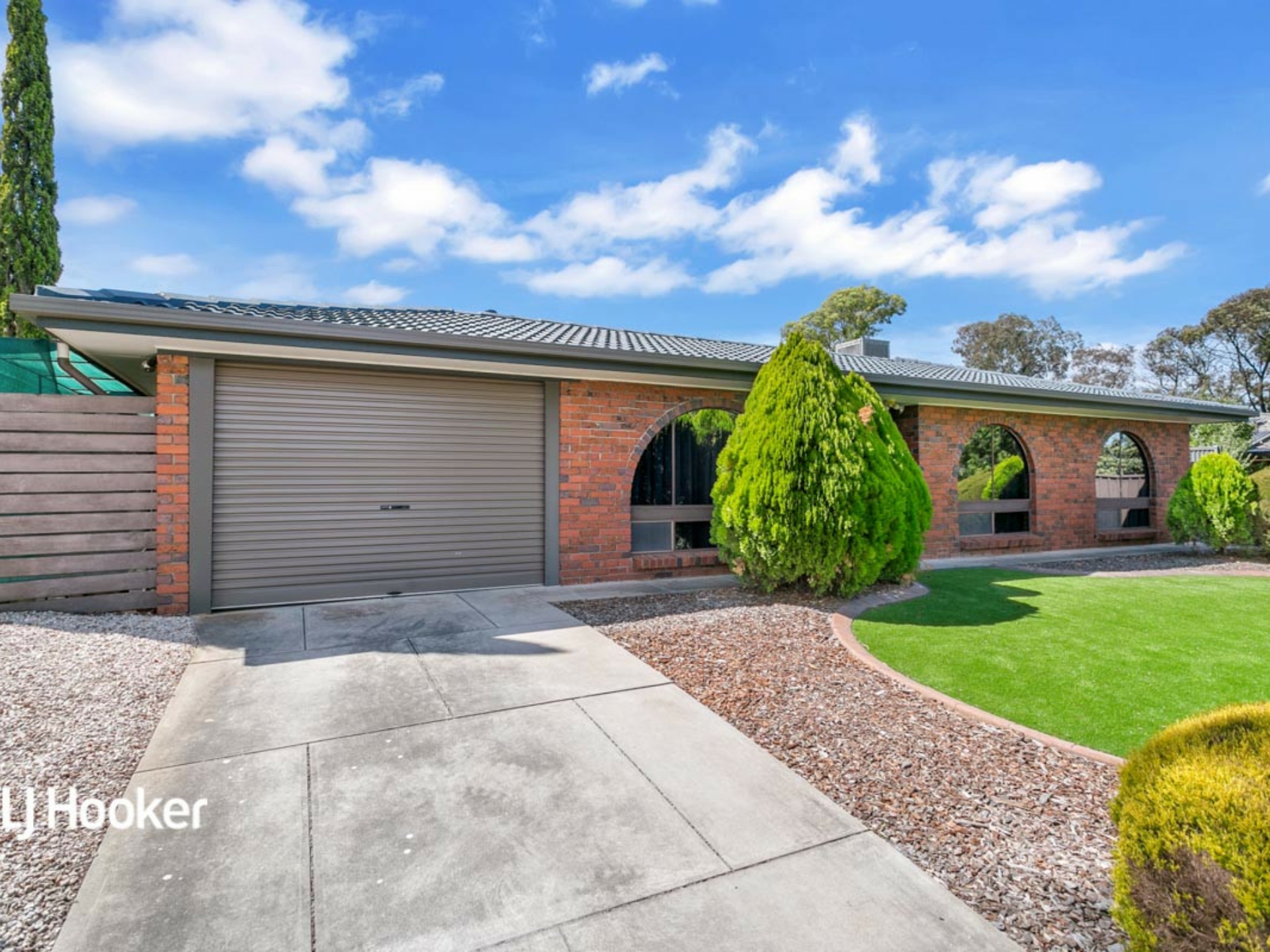 24 Yurlondi Drive, SURREY DOWNS
