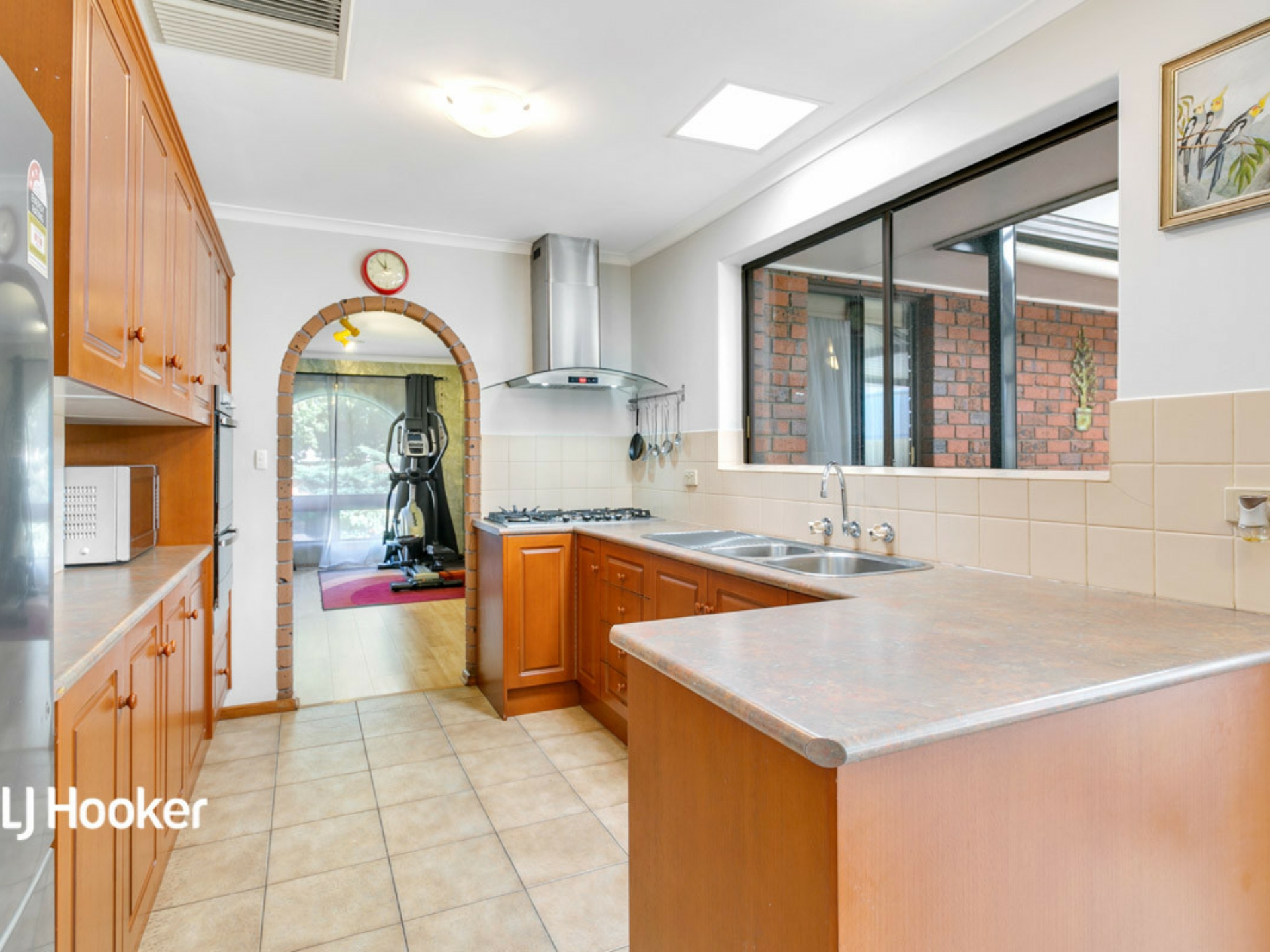 24 Yurlondi Drive, SURREY DOWNS