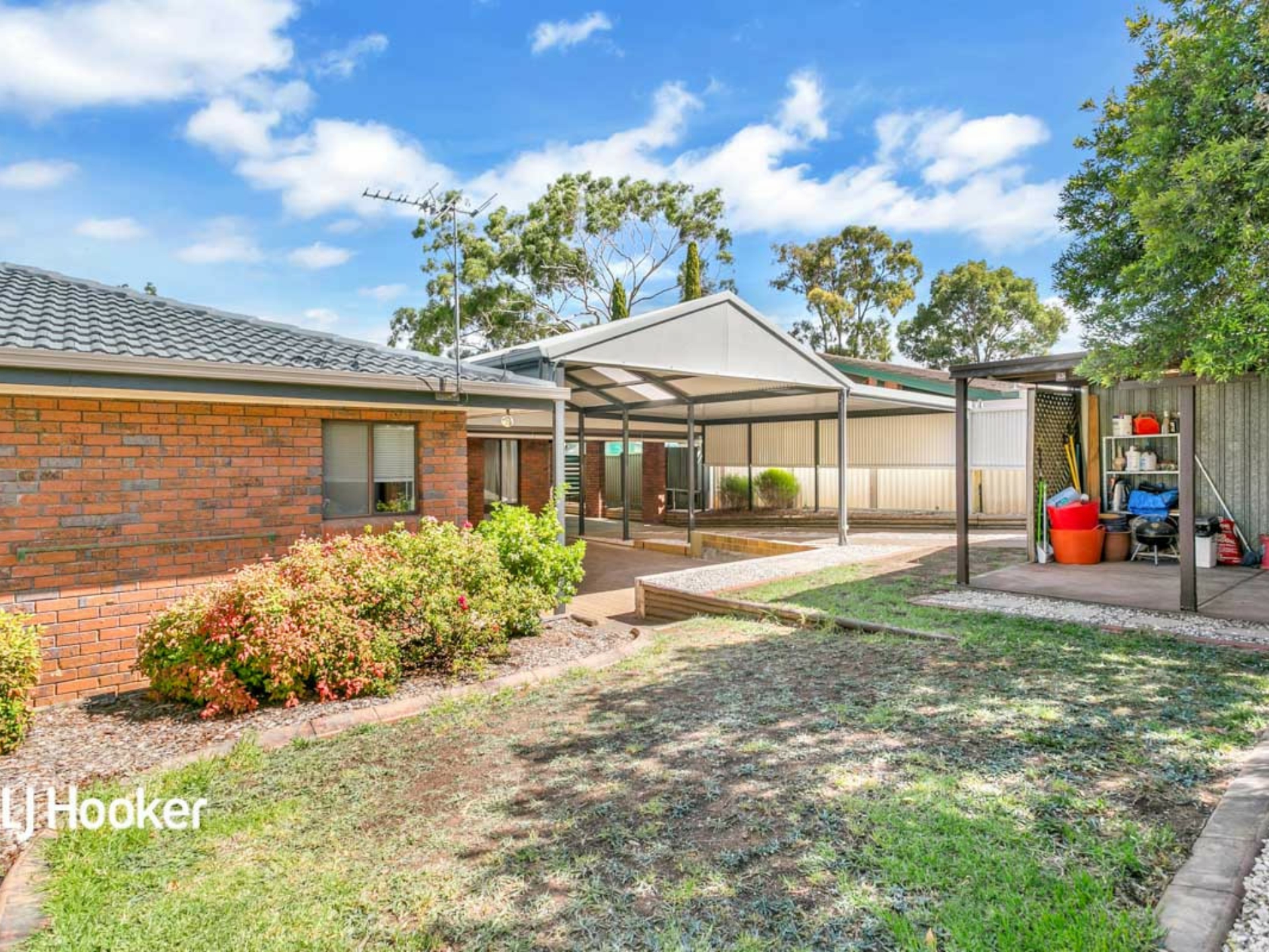 24 Yurlondi Drive, SURREY DOWNS