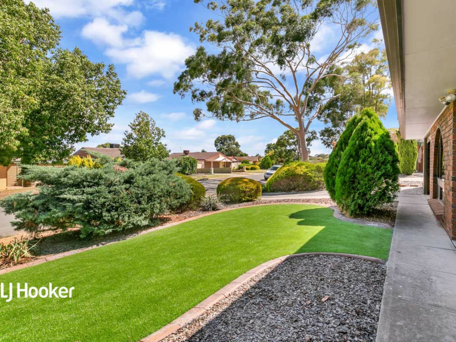24 Yurlondi Drive, SURREY DOWNS