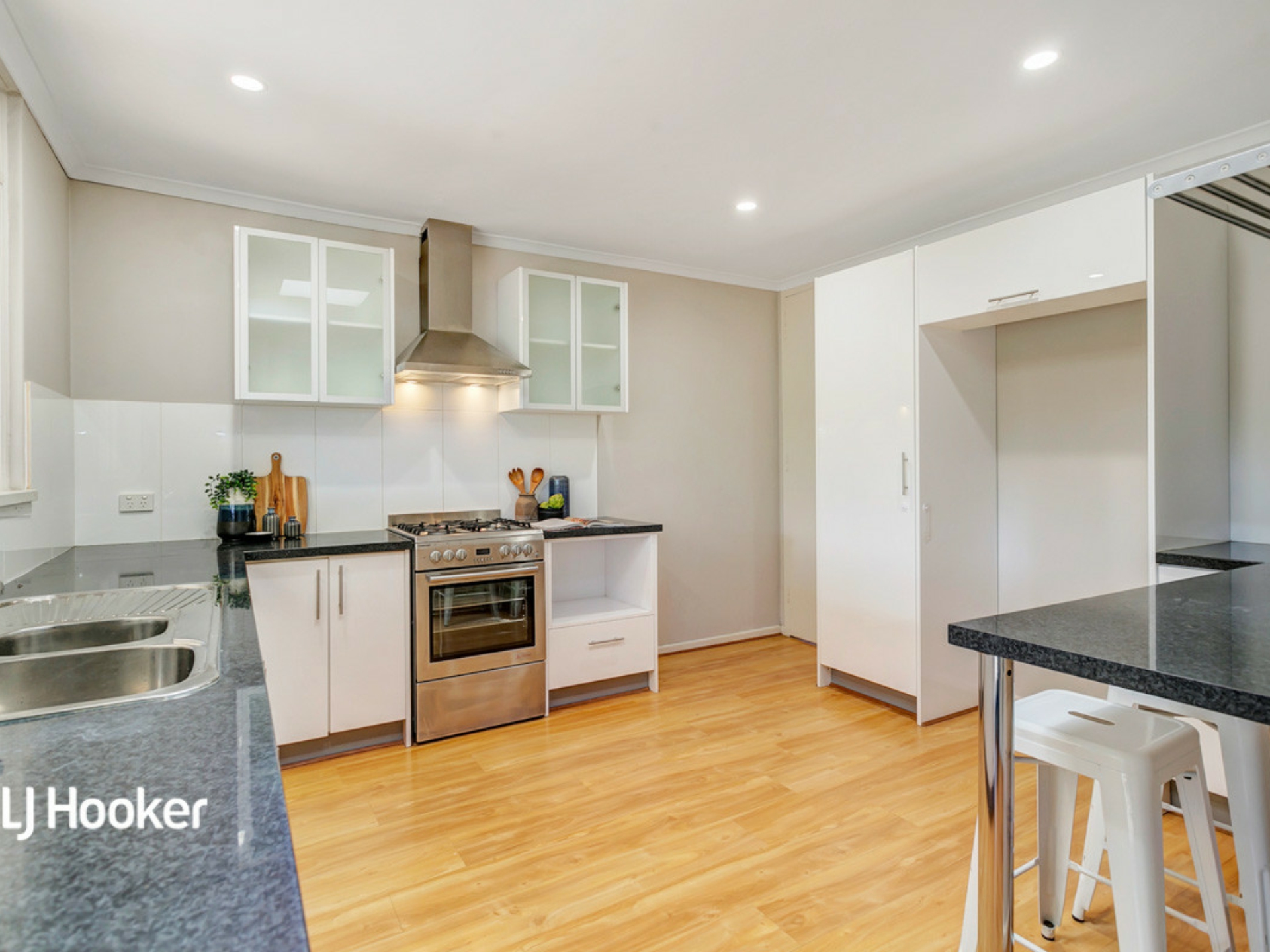 276 Grenfell Road, SURREY DOWNS