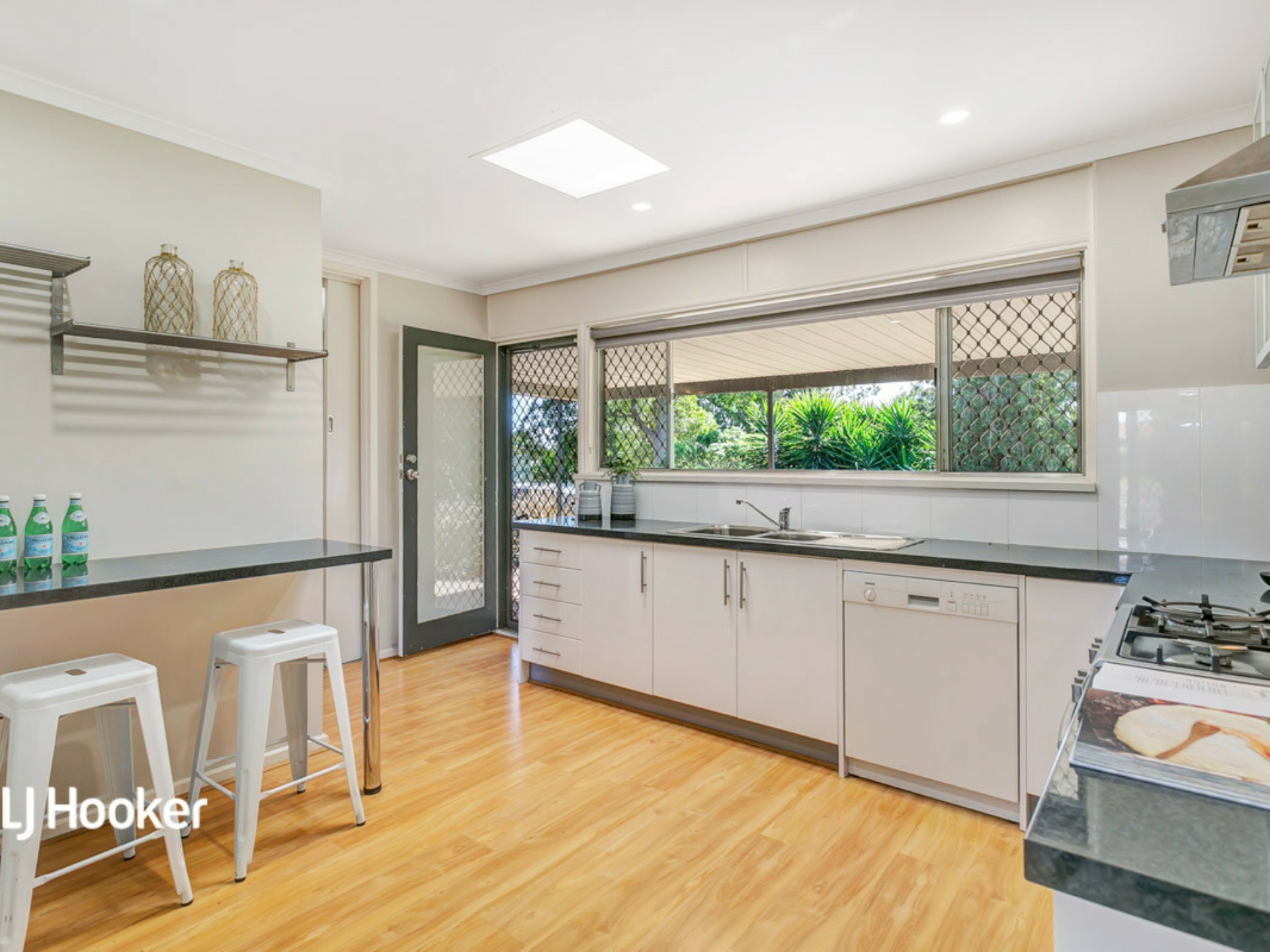 276 Grenfell Road, SURREY DOWNS