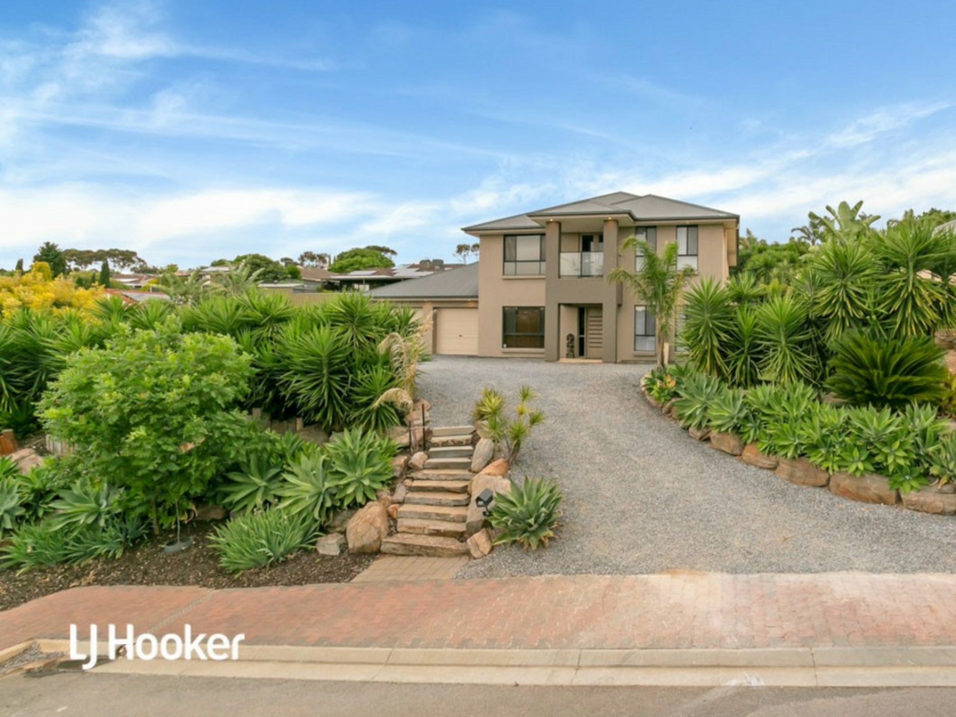 6 Wellington Court, GREENWITH