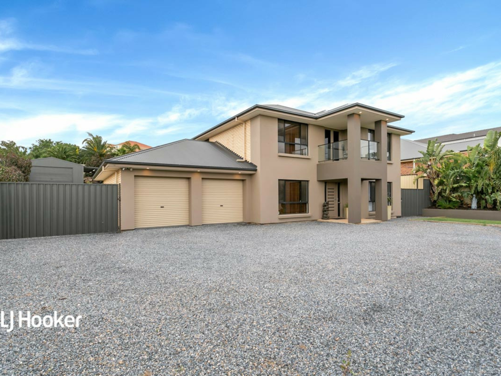 6 Wellington Court, GREENWITH