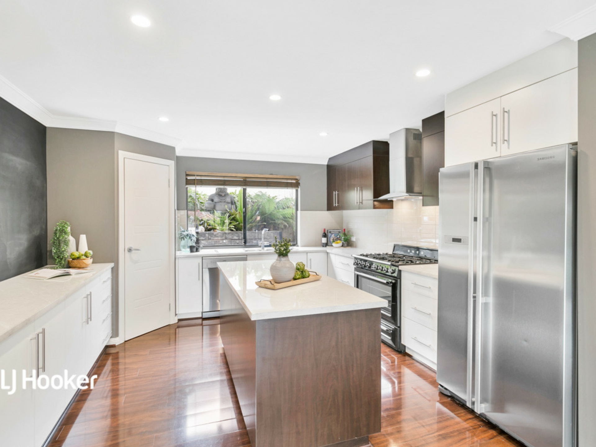 6 Wellington Court, GREENWITH