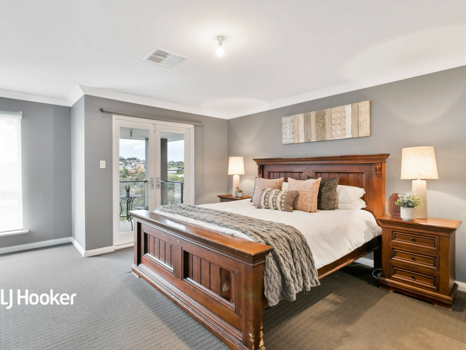 6 Wellington Court, GREENWITH