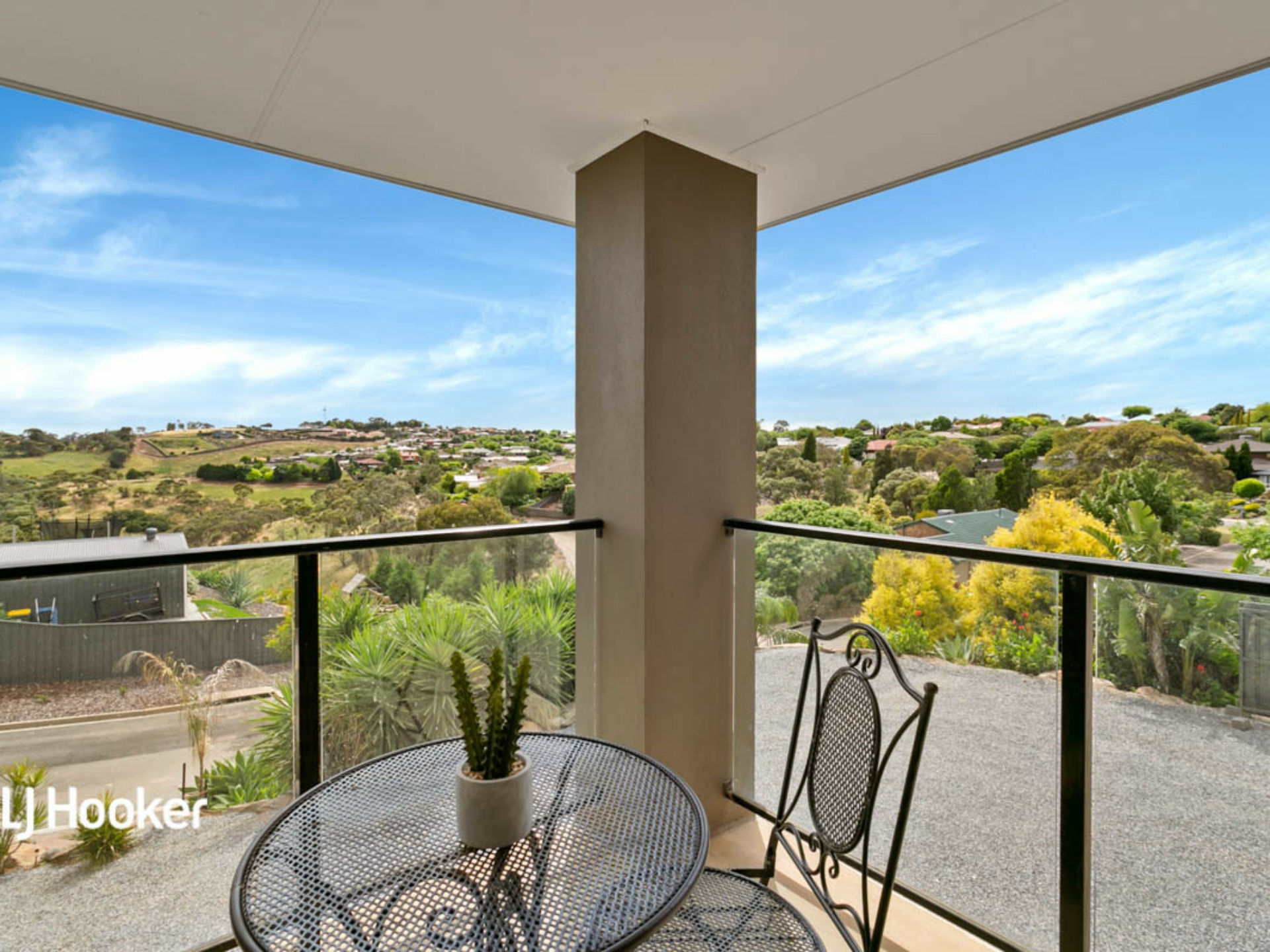 6 Wellington Court, GREENWITH