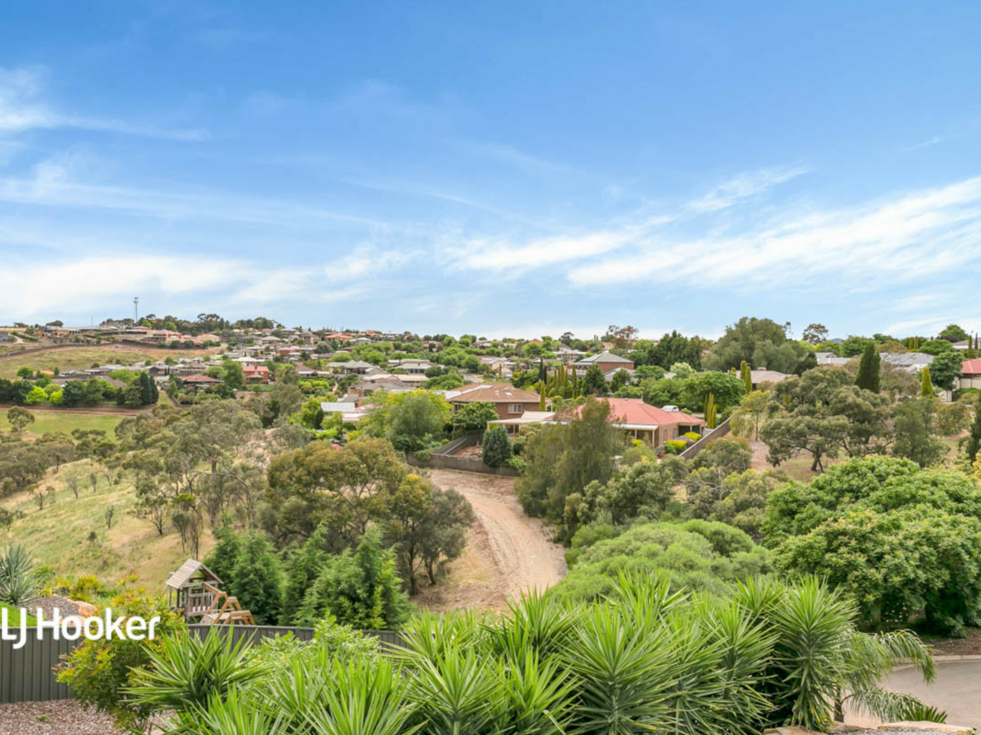 6 Wellington Court, GREENWITH