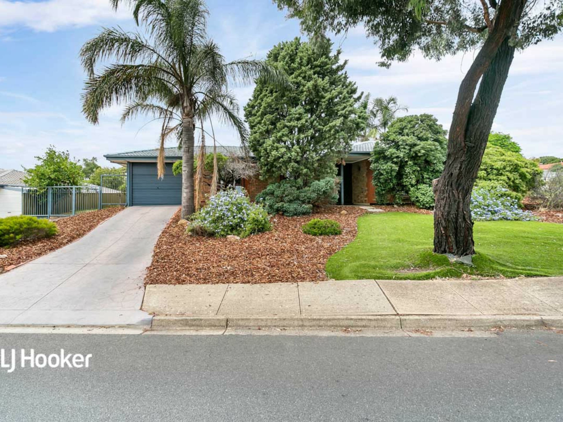 266 Grenfell Road, SURREY DOWNS