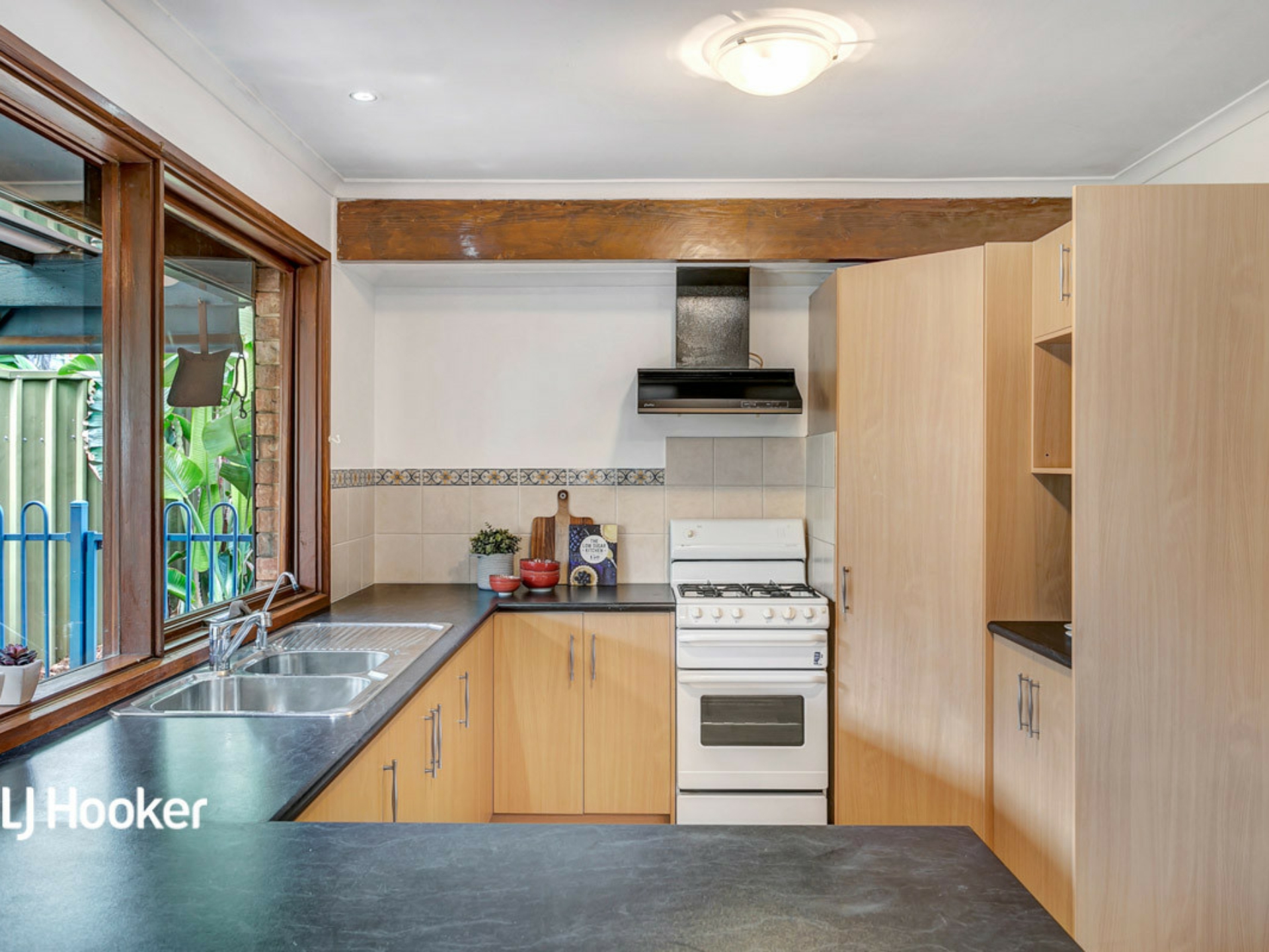 266 Grenfell Road, SURREY DOWNS