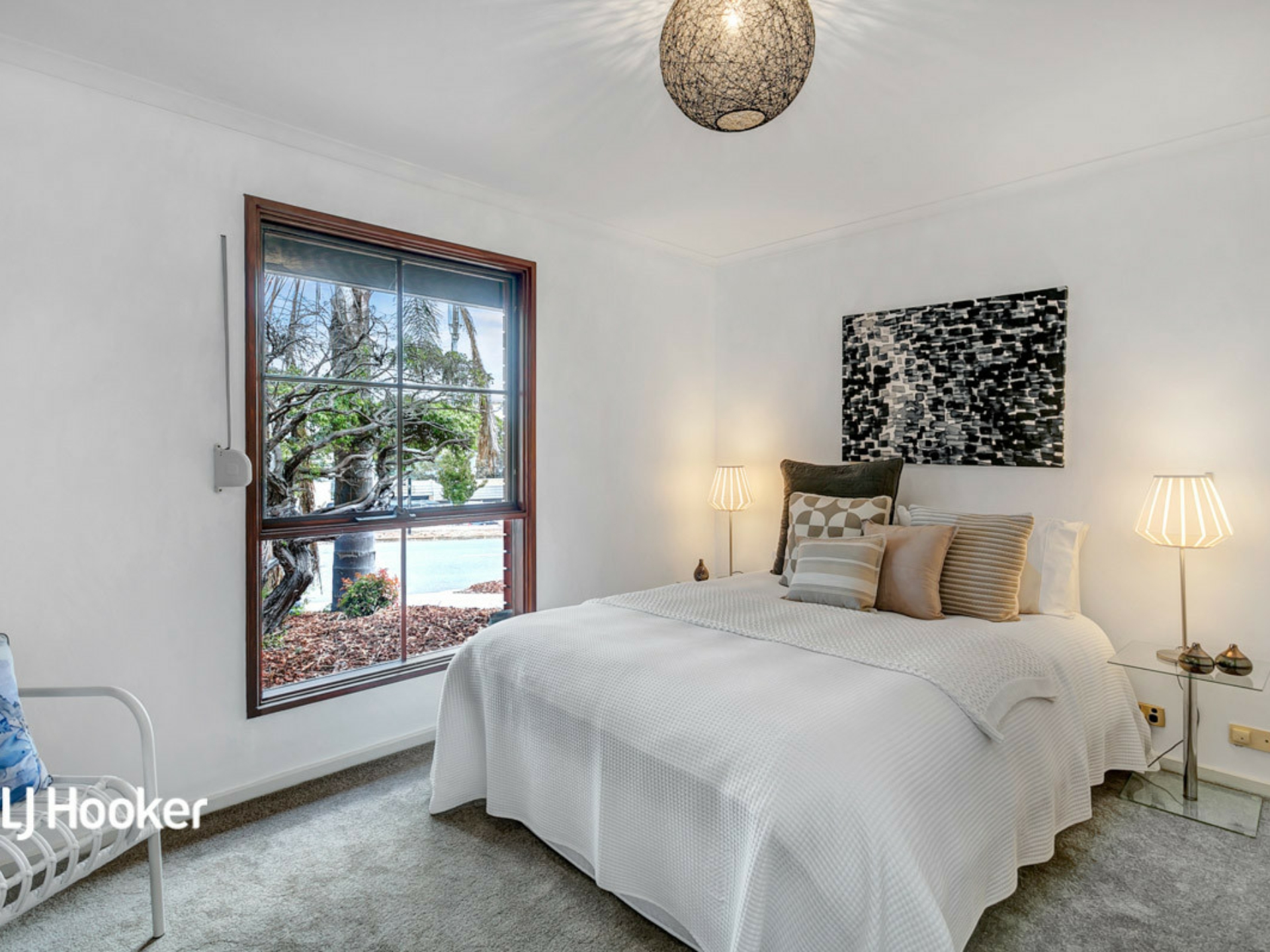 266 Grenfell Road, SURREY DOWNS