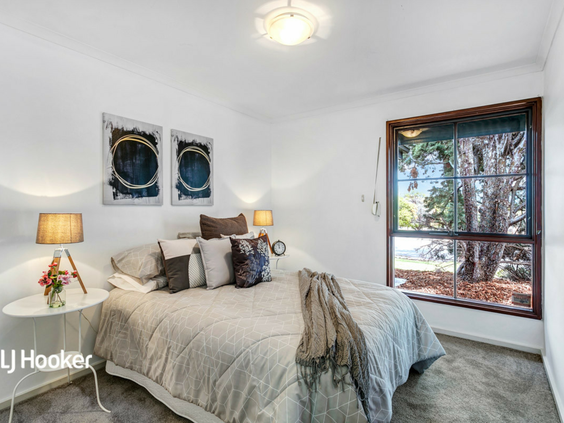 266 Grenfell Road, SURREY DOWNS