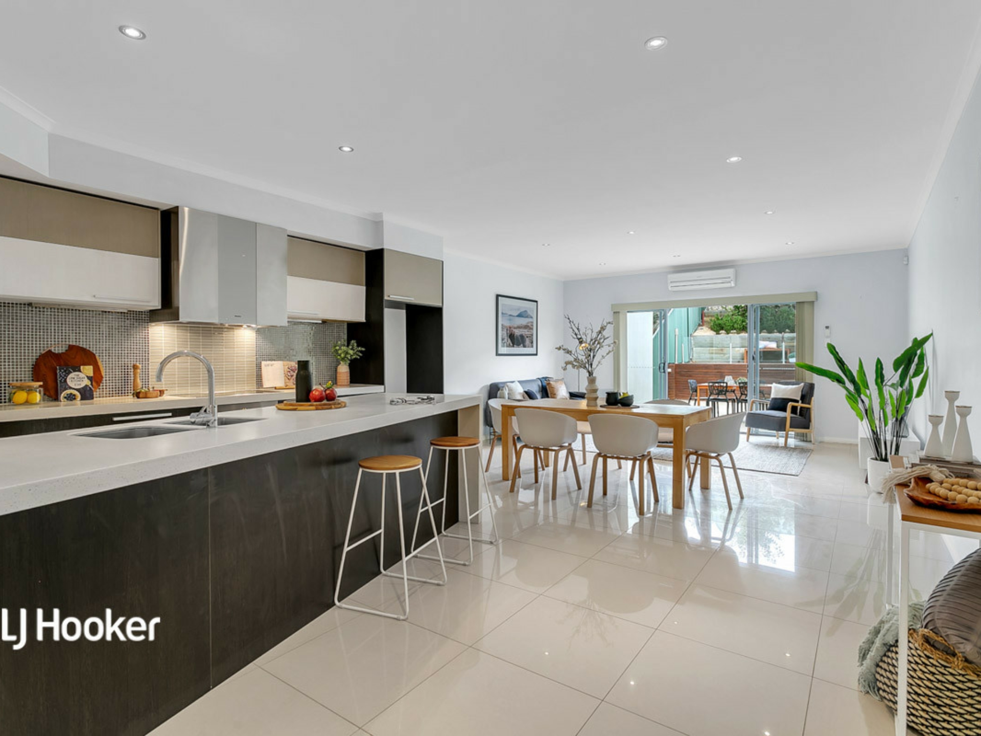 37 MacMillan Avenue, MAWSON LAKES