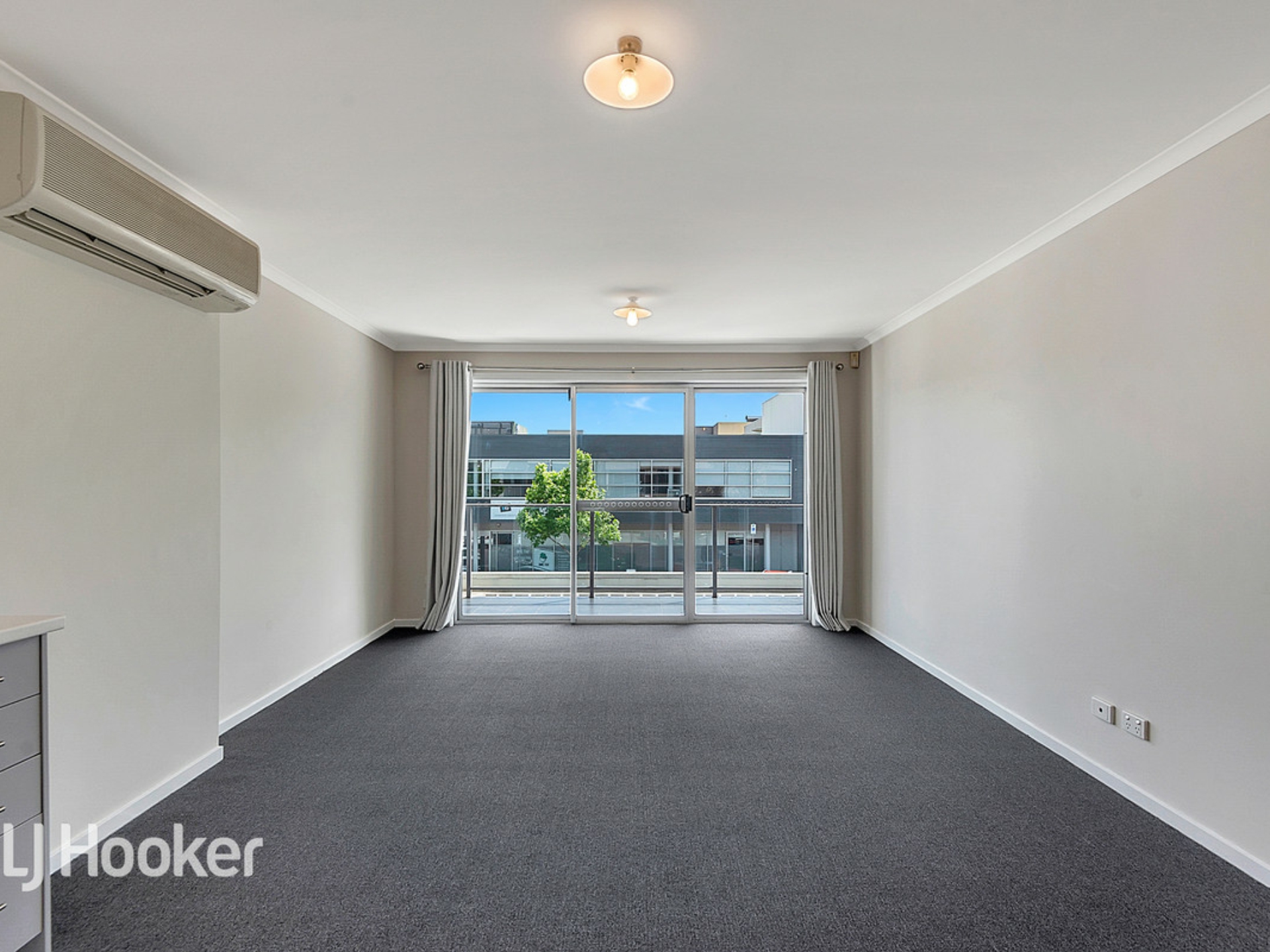 11/13 - 19 Hurtle Parade, MAWSON LAKES